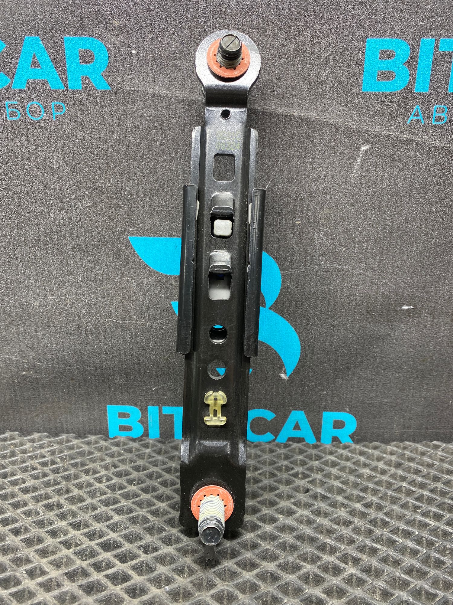 https://ycs.partsauto.market/partsauto-images/thmbs/userImages/c8f07ba63eb5b2f0f6006ea854bf8f7d/part/0220069e-8b42-4f08-8511-b7c4e2ee3851_1776940744102.jpg