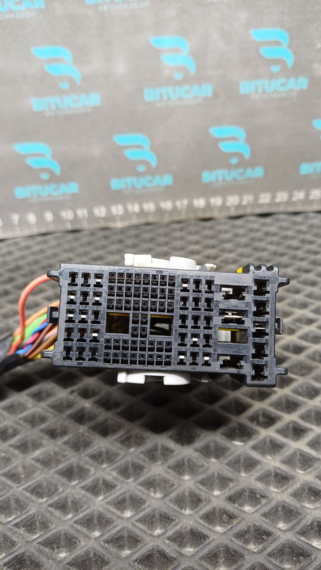 https://ycs.partsauto.market/partsauto-images/thmbs/userImages/c8f07ba63eb5b2f0f6006ea854bf8f7d/part/0265e99b-d34b-4014-a3d6-fe40664fd94f_1777530266157.jpg