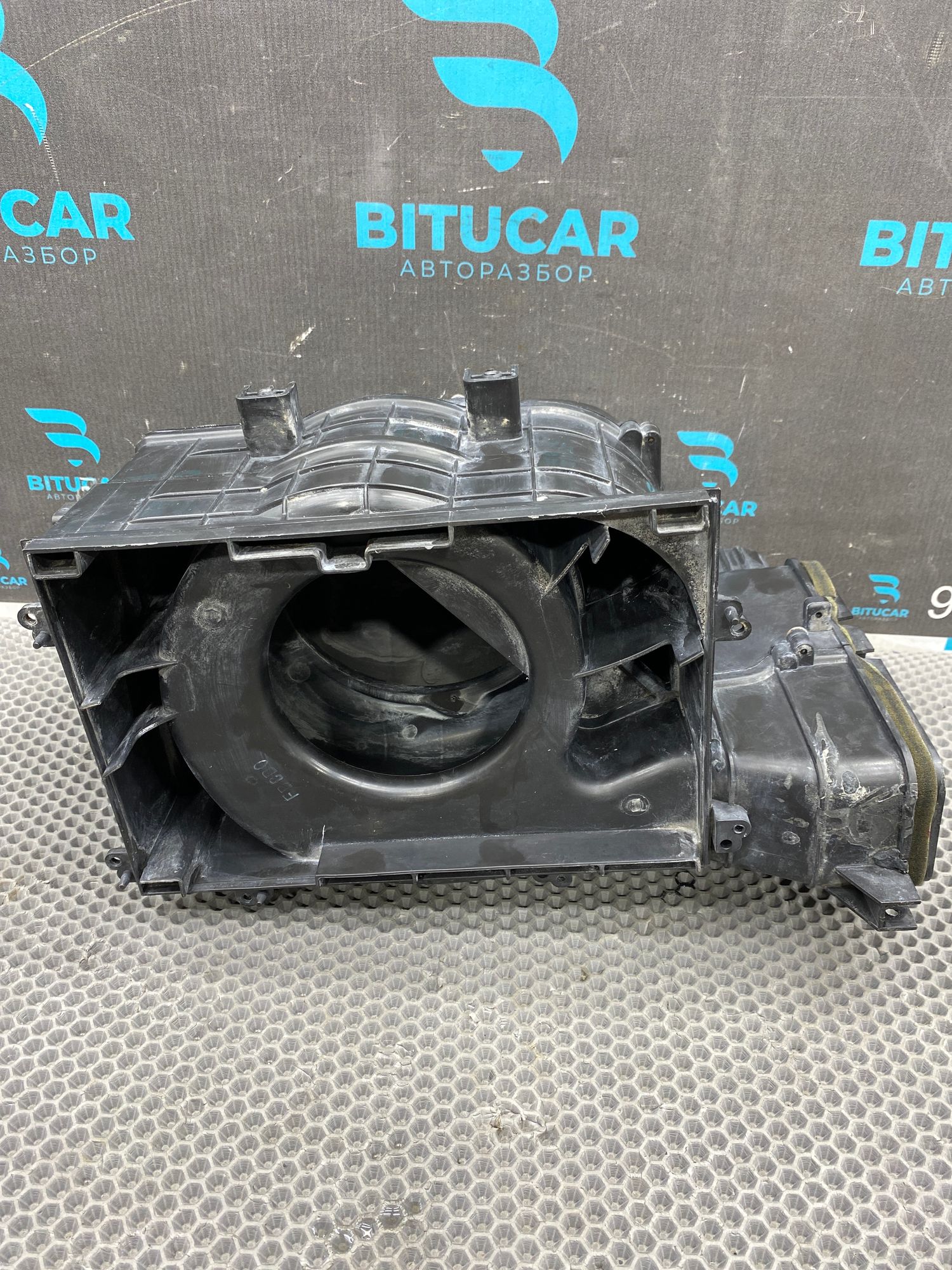 https://ycs.partsauto.market/partsauto-images/thmbs/userImages/c8f07ba63eb5b2f0f6006ea854bf8f7d/part/03361b57-7618-48b4-b2a4-bb573a55238a_1775046004618.jpg