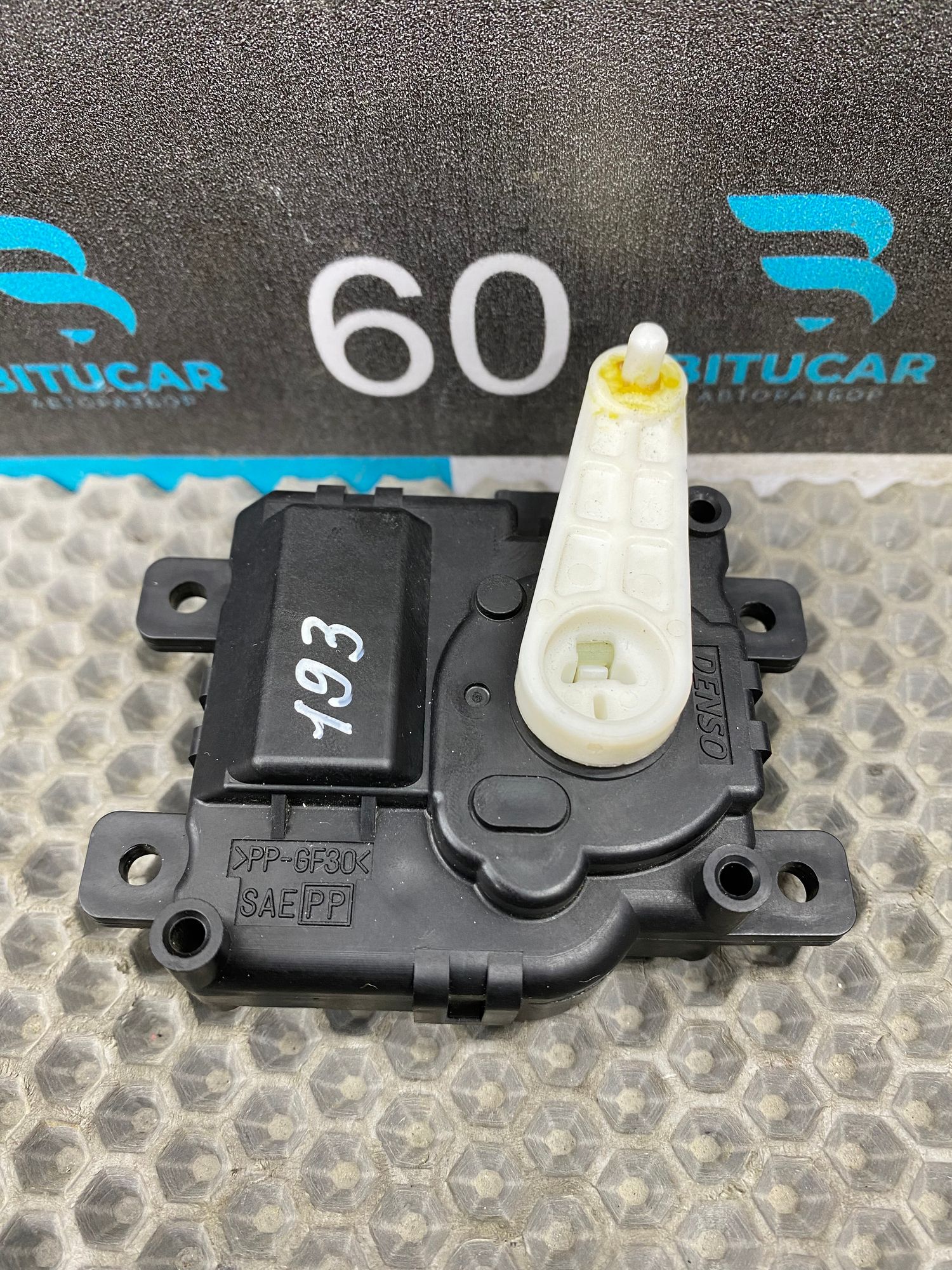 https://ycs.partsauto.market/partsauto-images/thmbs/userImages/c8f07ba63eb5b2f0f6006ea854bf8f7d/part/0337b7ba-d7f6-4aa2-8e1c-00e84e6dfa0a_1769009405197.jpg