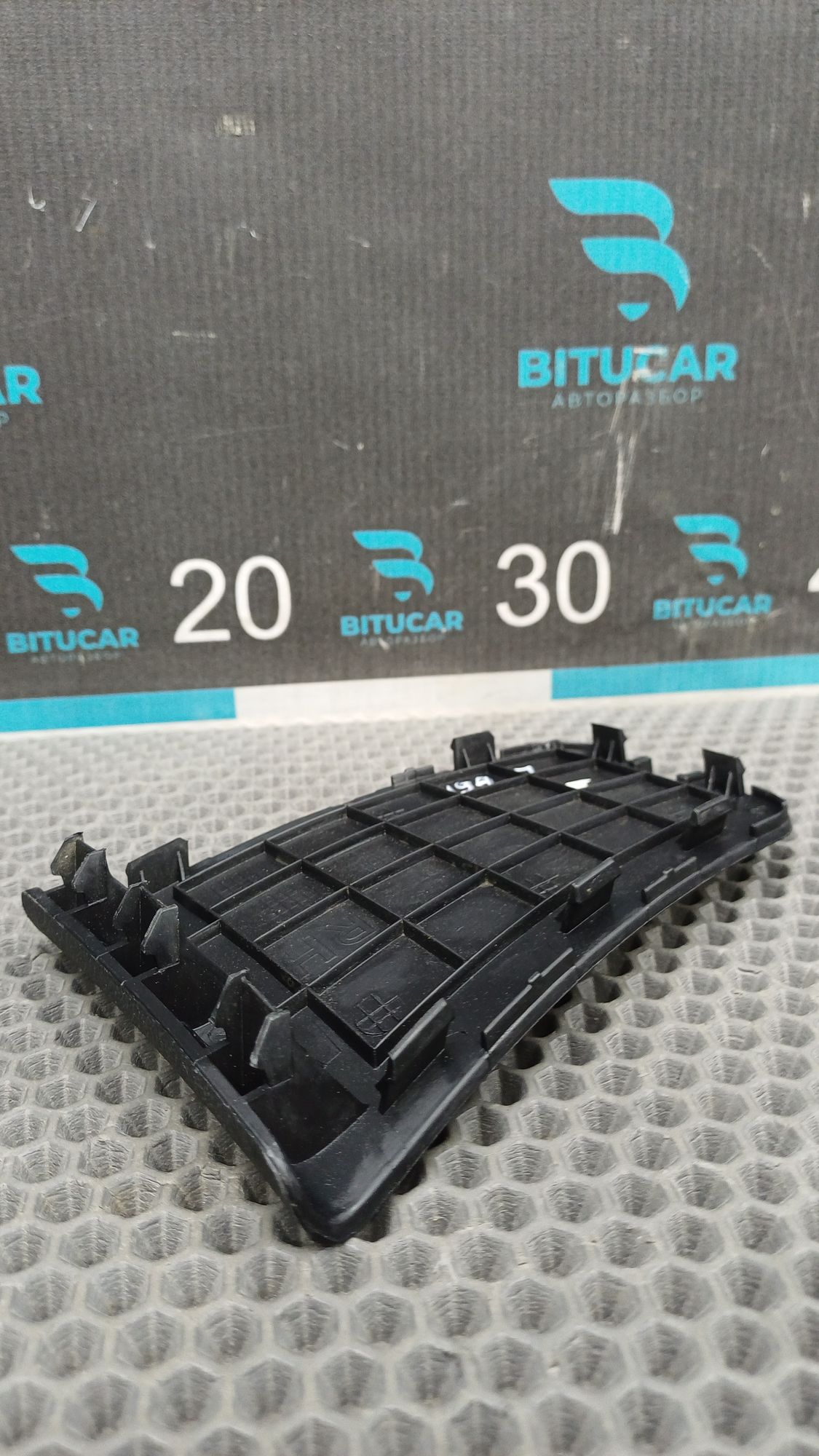https://ycs.partsauto.market/partsauto-images/thmbs/userImages/c8f07ba63eb5b2f0f6006ea854bf8f7d/part/037507fe-cf4f-45de-9ae9-f166fa833634_1776320138745.jpg