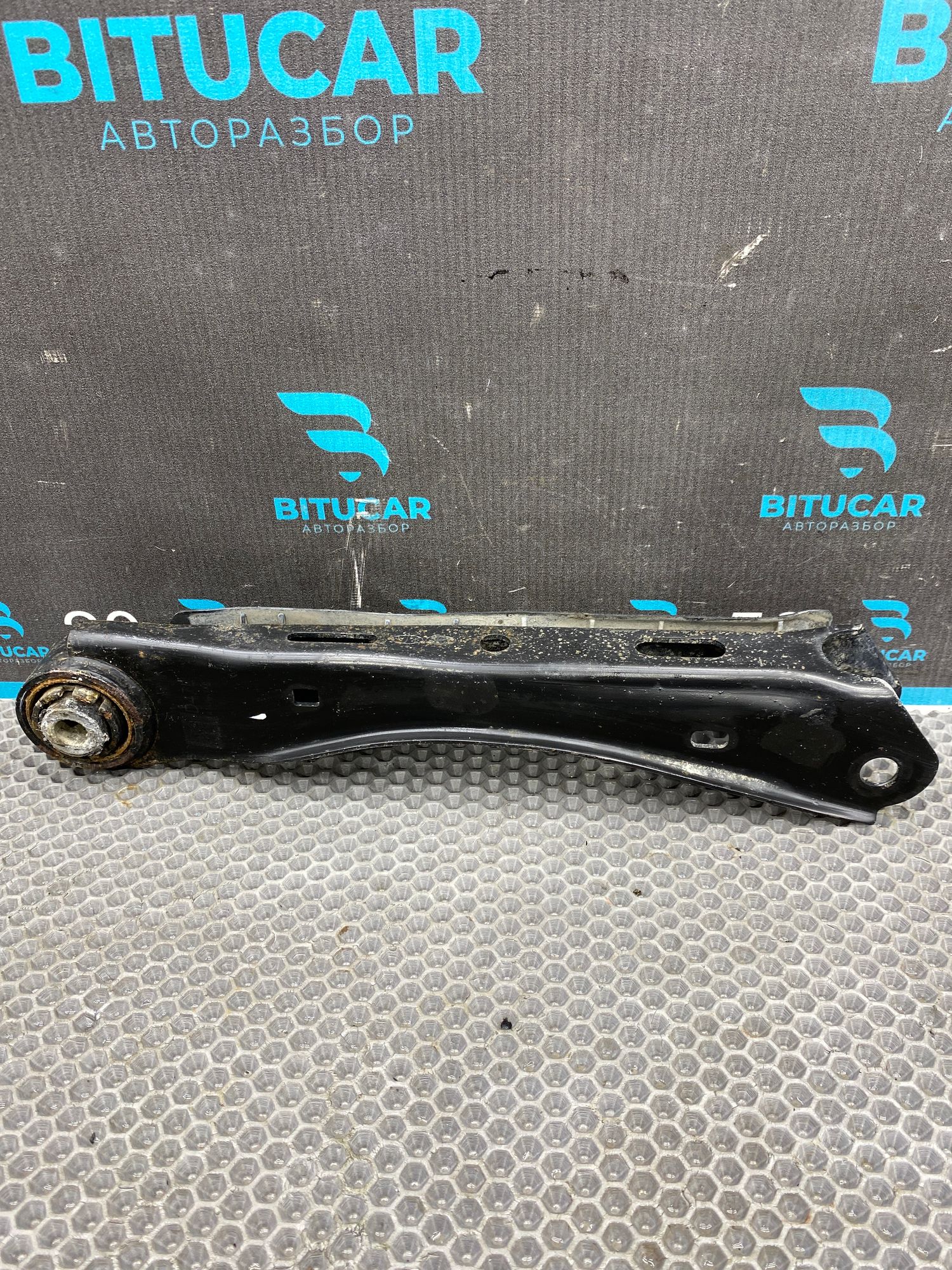 https://ycs.partsauto.market/partsauto-images/thmbs/userImages/c8f07ba63eb5b2f0f6006ea854bf8f7d/part/037fd4b7-654b-4b83-b0d1-50f3d707e945_1775200287822.jpg