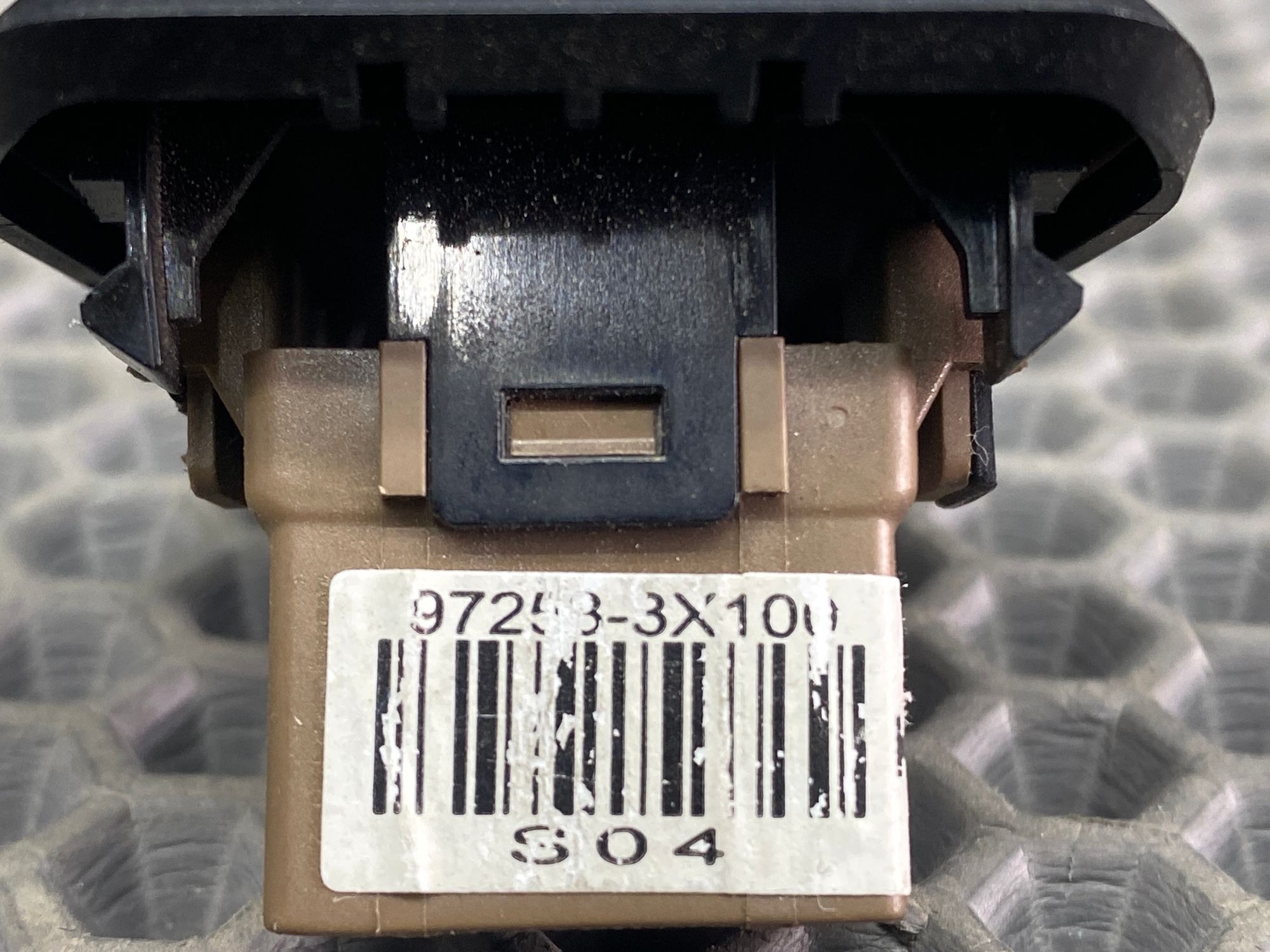https://ycs.partsauto.market/partsauto-images/thmbs/userImages/c8f07ba63eb5b2f0f6006ea854bf8f7d/part/0396adfa-15bb-4049-b2e3-470c044d423b_1777546860653.jpg