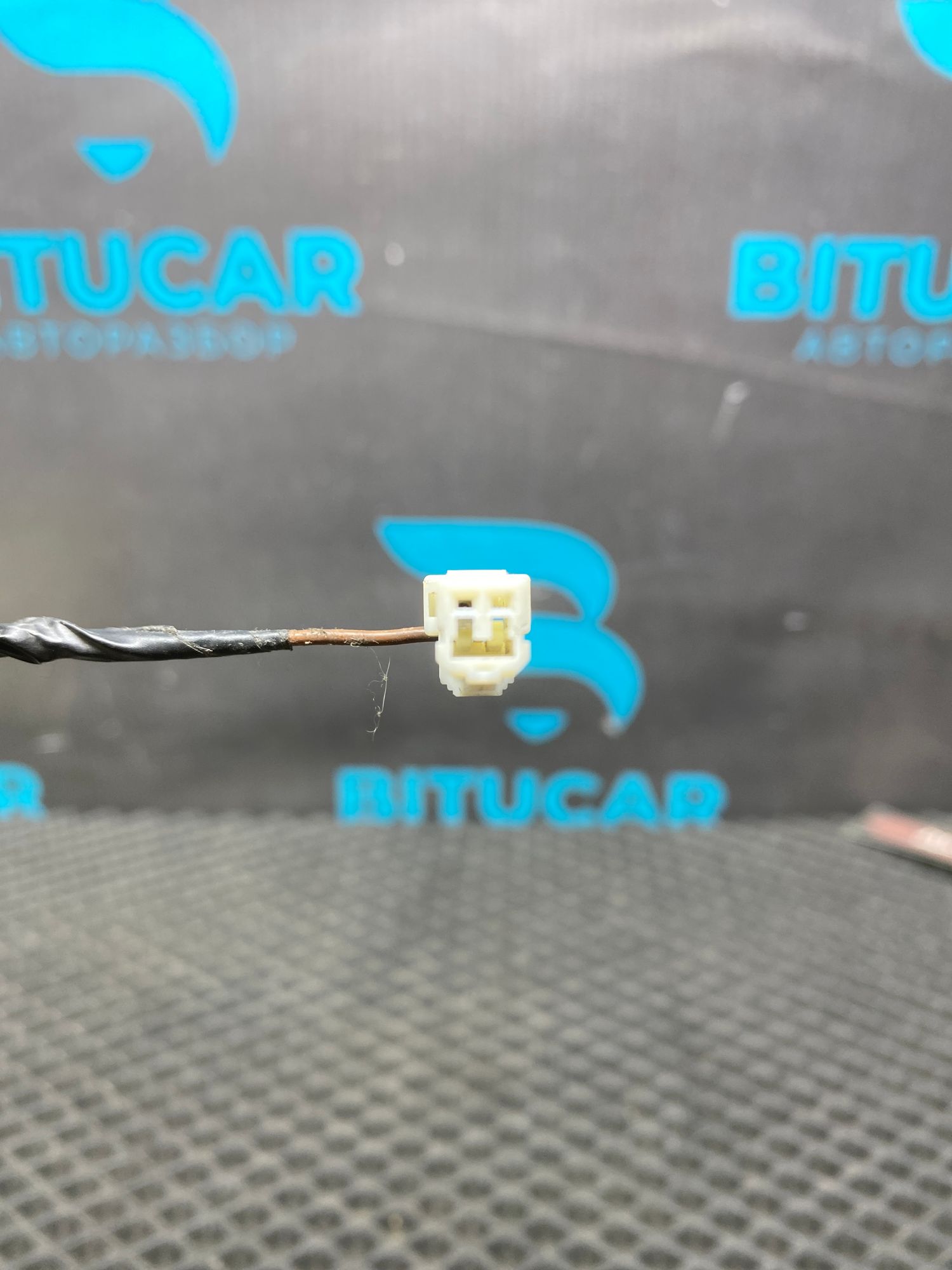 https://ycs.partsauto.market/partsauto-images/thmbs/userImages/c8f07ba63eb5b2f0f6006ea854bf8f7d/part/03f01b85-0416-46c1-9c3f-bc3c51b7e44e_1776947354100.jpg