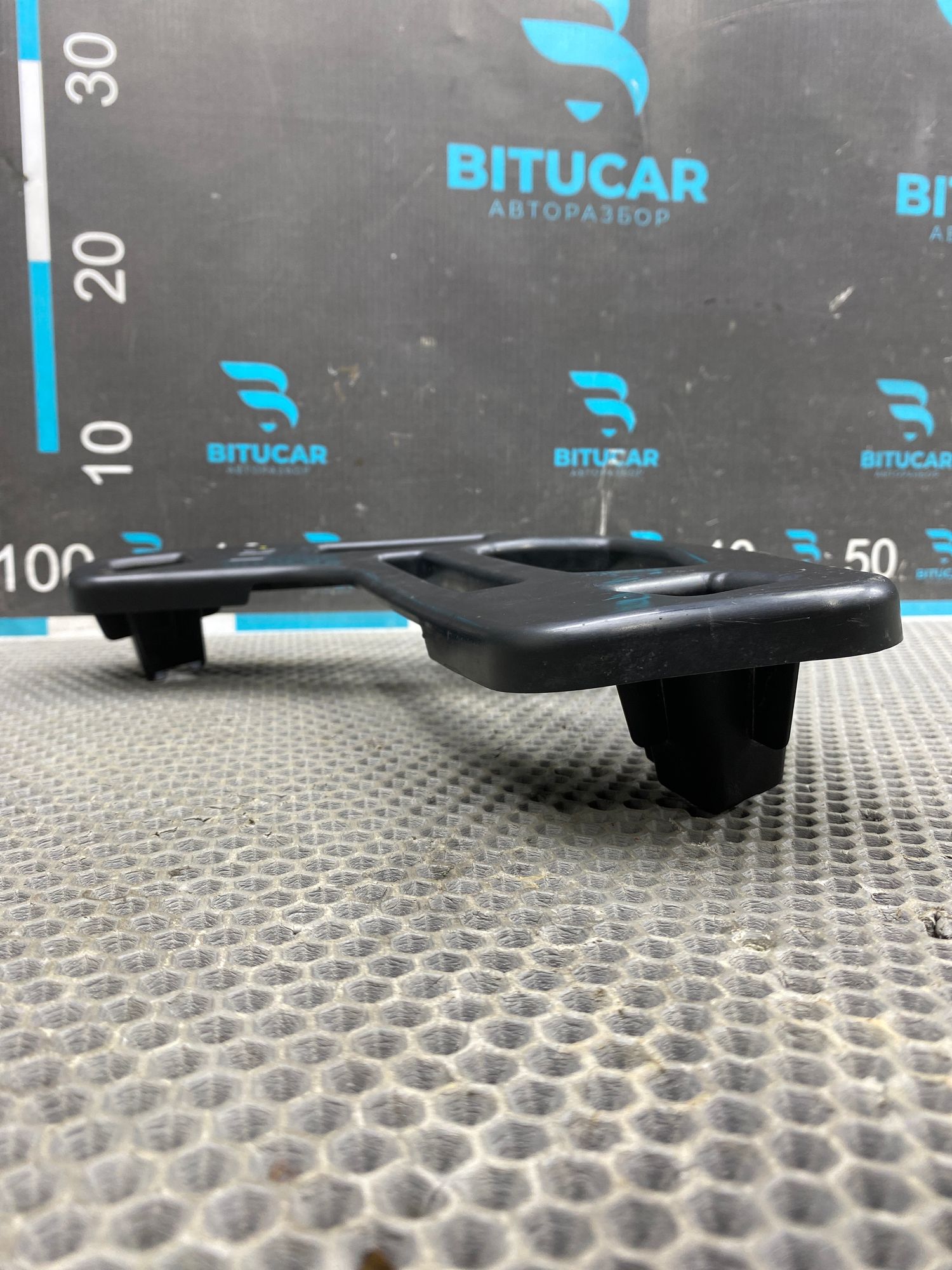 https://ycs.partsauto.market/partsauto-images/thmbs/userImages/c8f07ba63eb5b2f0f6006ea854bf8f7d/part/043047af-df26-402c-9c03-77f8d9ae4147_1777300047807.jpg