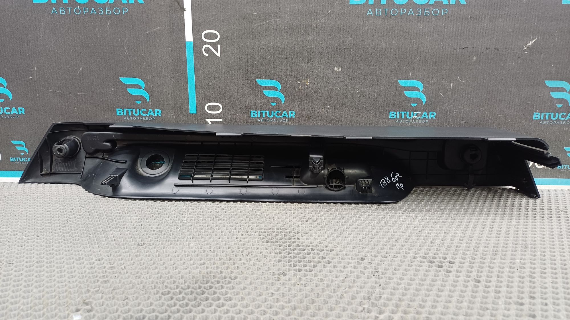 https://ycs.partsauto.market/partsauto-images/thmbs/userImages/c8f07ba63eb5b2f0f6006ea854bf8f7d/part/04389630-6185-4c5e-a048-9cd917817a6a_1777365296771.jpg