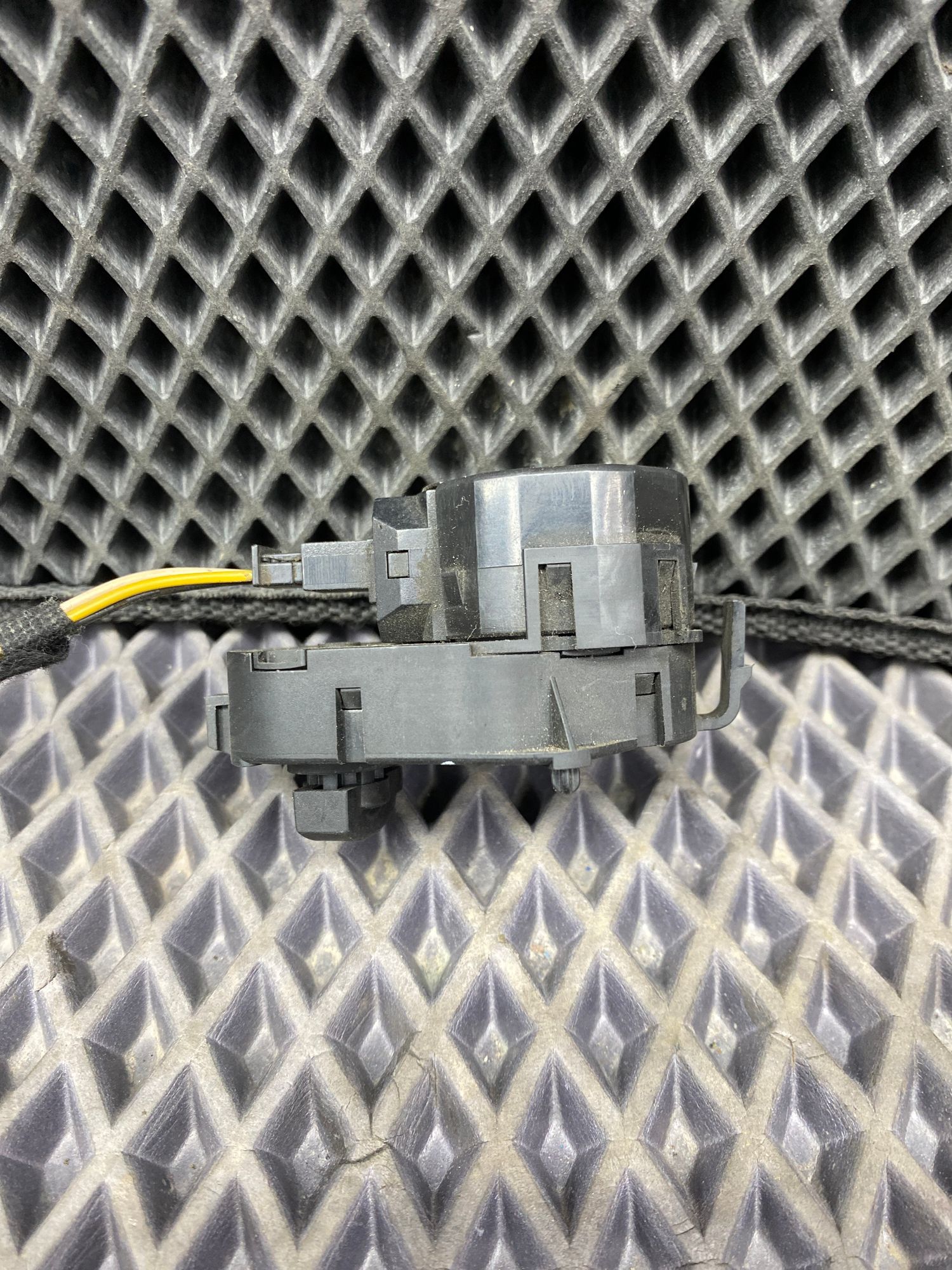 Б/У Сервопривод зааслонок отопителя BMW 7-Series 4 дорест. 2001—2005 2003 Черный, 890 рублей, Краснодар