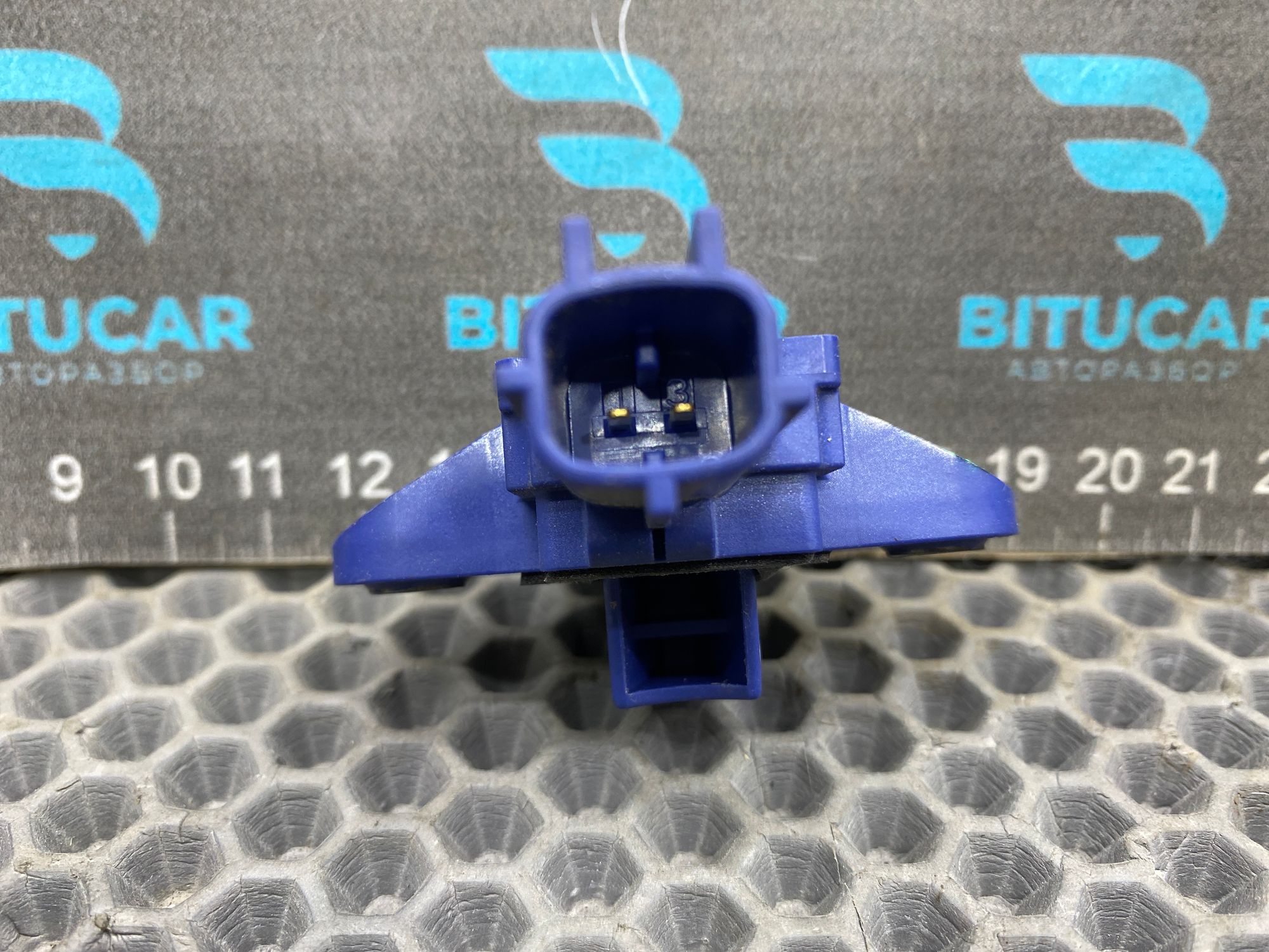 https://ycs.partsauto.market/partsauto-images/thmbs/userImages/c8f07ba63eb5b2f0f6006ea854bf8f7d/part/04bd9d08-bcfd-4dce-a583-645424b1da75_1777630281120.jpg
