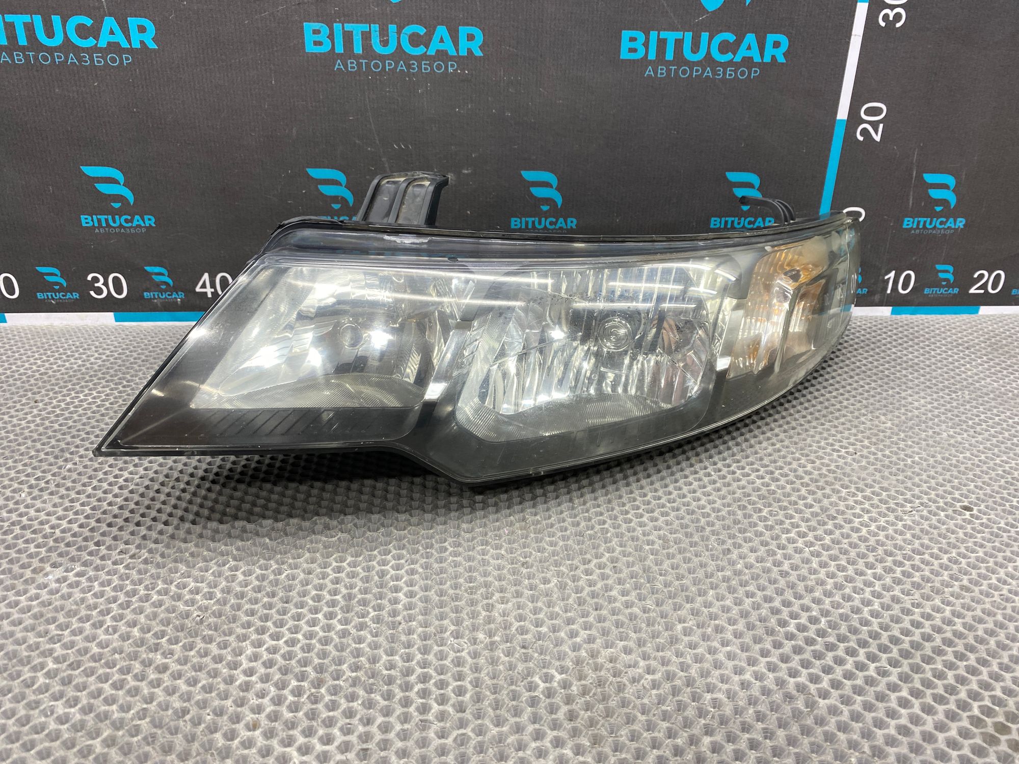 https://ycs.partsauto.market/partsauto-images/thmbs/userImages/c8f07ba63eb5b2f0f6006ea854bf8f7d/part/04c2ea60-8fec-4784-910b-2f539053472f_1765713798428.jpg