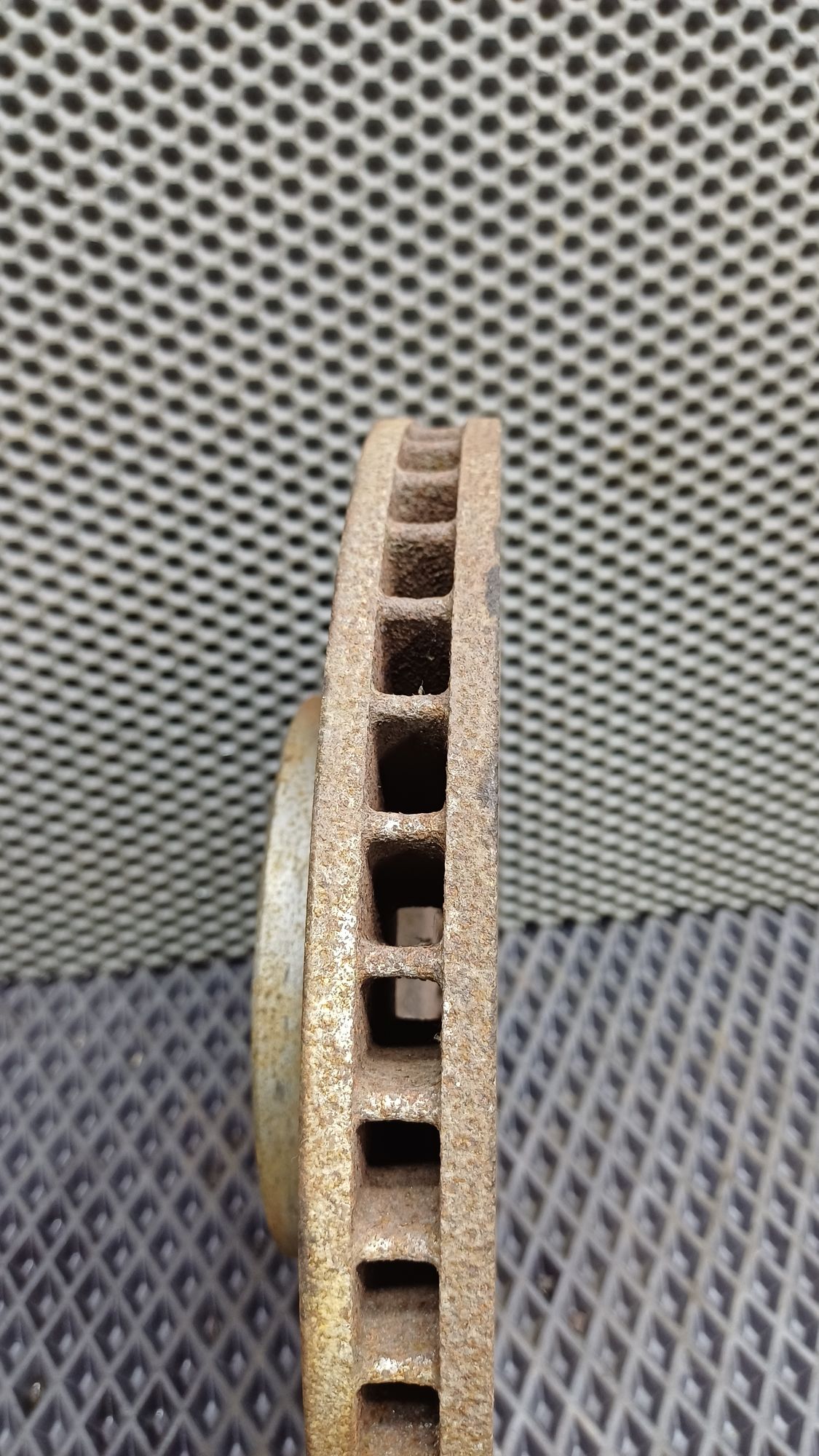 Б/У Диск тормозной передний Toyota CARINA E 6 дорест. 1992—1996 1994 Зеленый, 1390 рублей, Краснодар