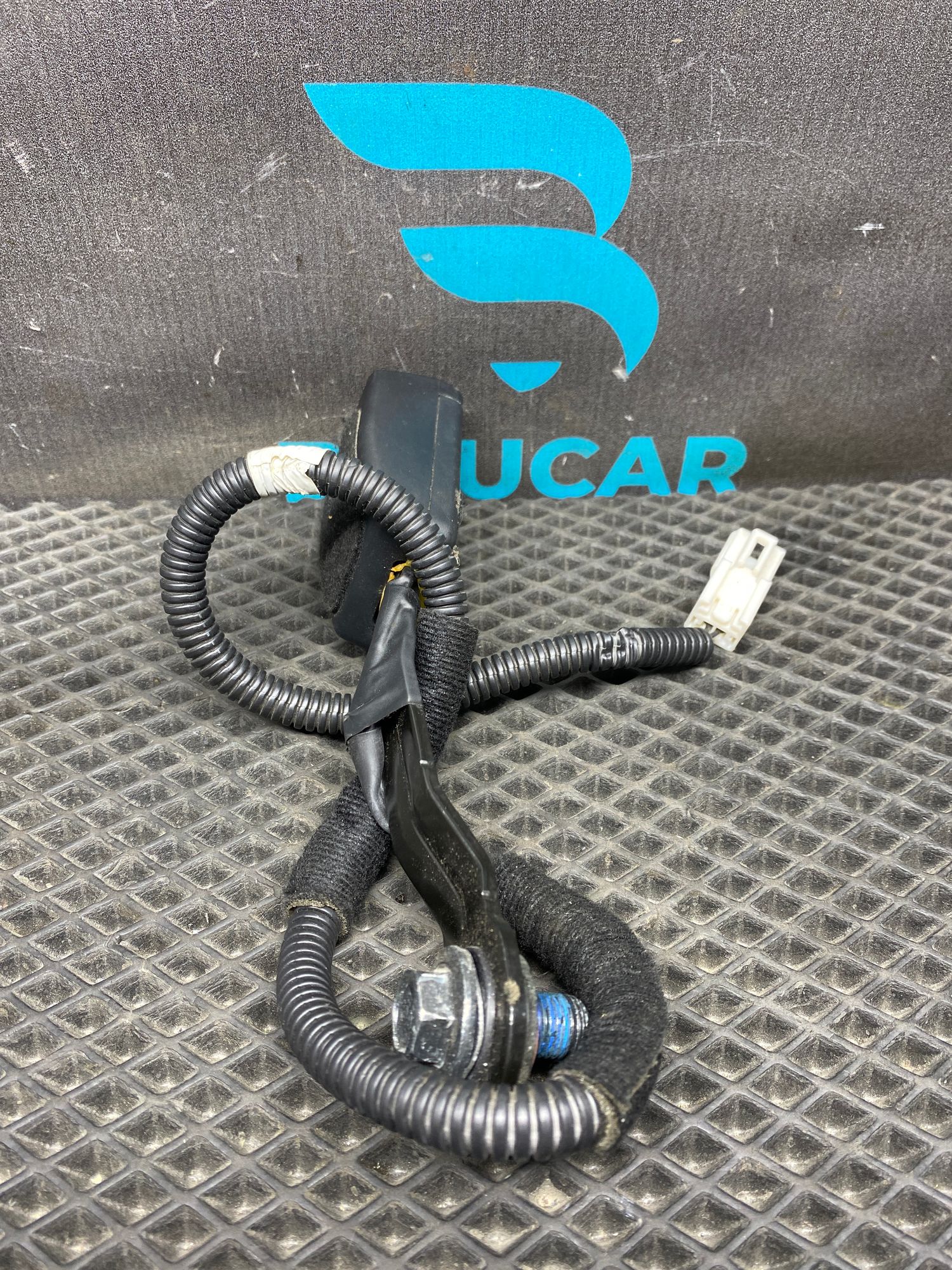 https://ycs.partsauto.market/partsauto-images/thmbs/userImages/c8f07ba63eb5b2f0f6006ea854bf8f7d/part/05cd6a82-bf58-4205-b933-bad47cd13084_1777552347799.jpg