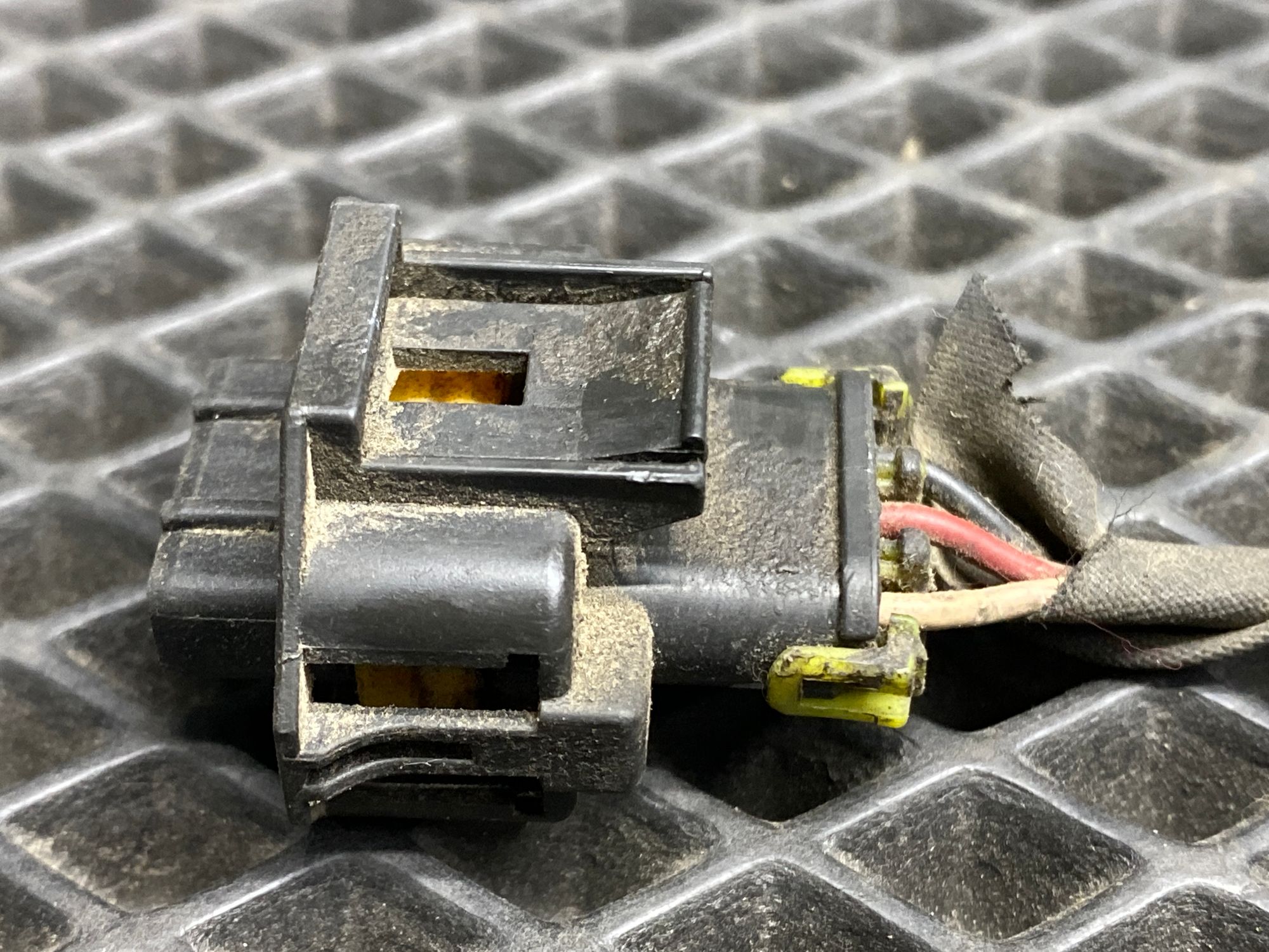 Б/У Фишка датчика распредвала Kia Cerato 2 TD , AT G4FC 1.6 L 2011г, 499 рублей, Краснодар