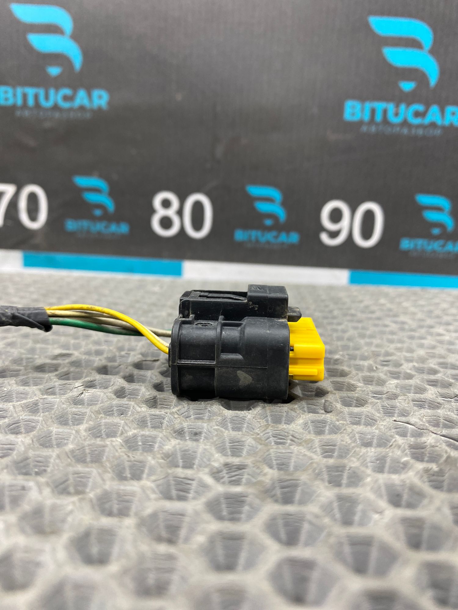 https://ycs.partsauto.market/partsauto-images/thmbs/userImages/c8f07ba63eb5b2f0f6006ea854bf8f7d/part/06422e72-b2c3-4247-b9a6-aa0c1527dba1_1765893565292.jpg