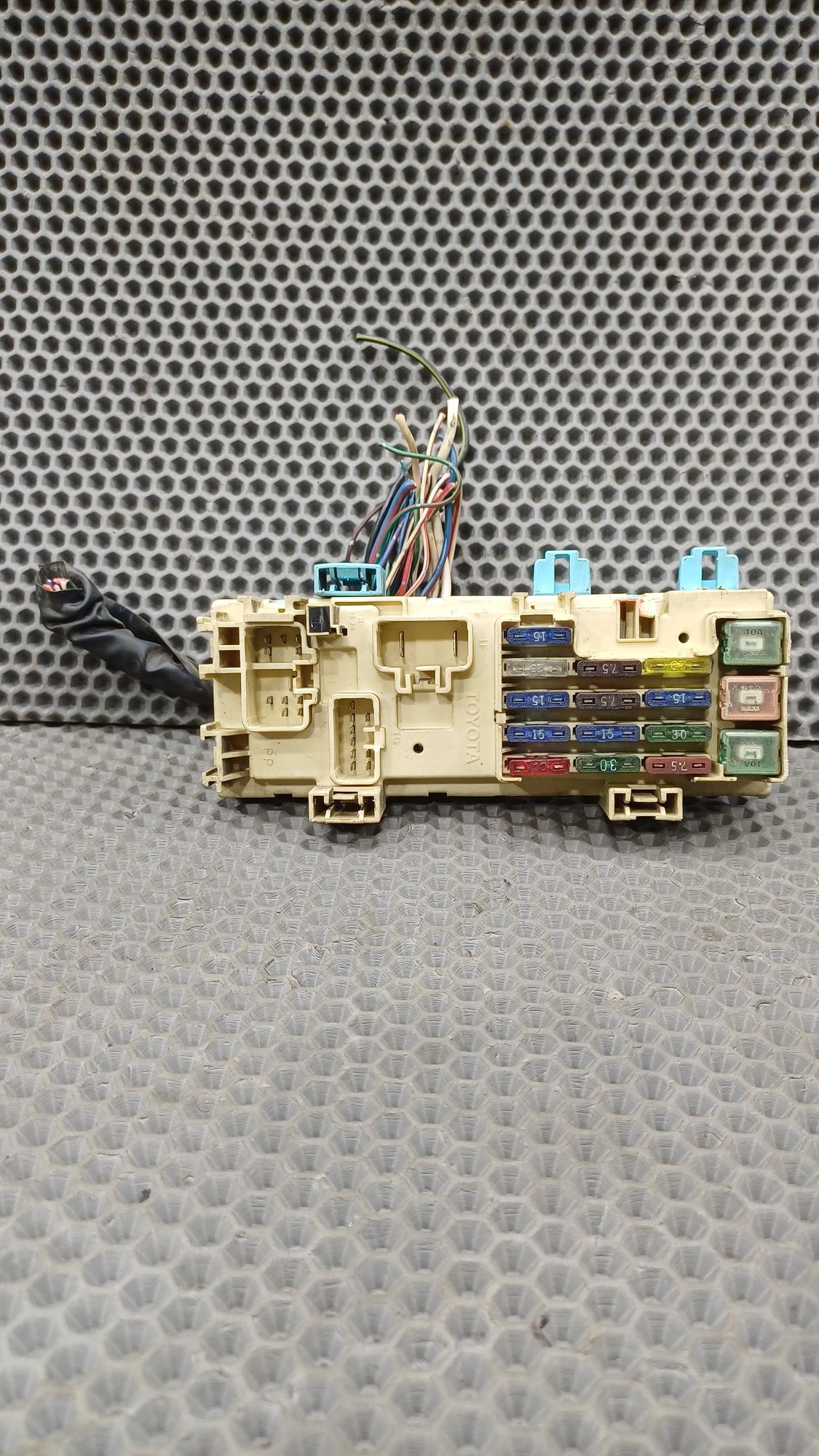 Б/У Блок предохранителей салонный с фишкой Toyota CARINA E 6 дорест. 1992—1996 1994 Зеленый, 1490 рублей, Краснодар