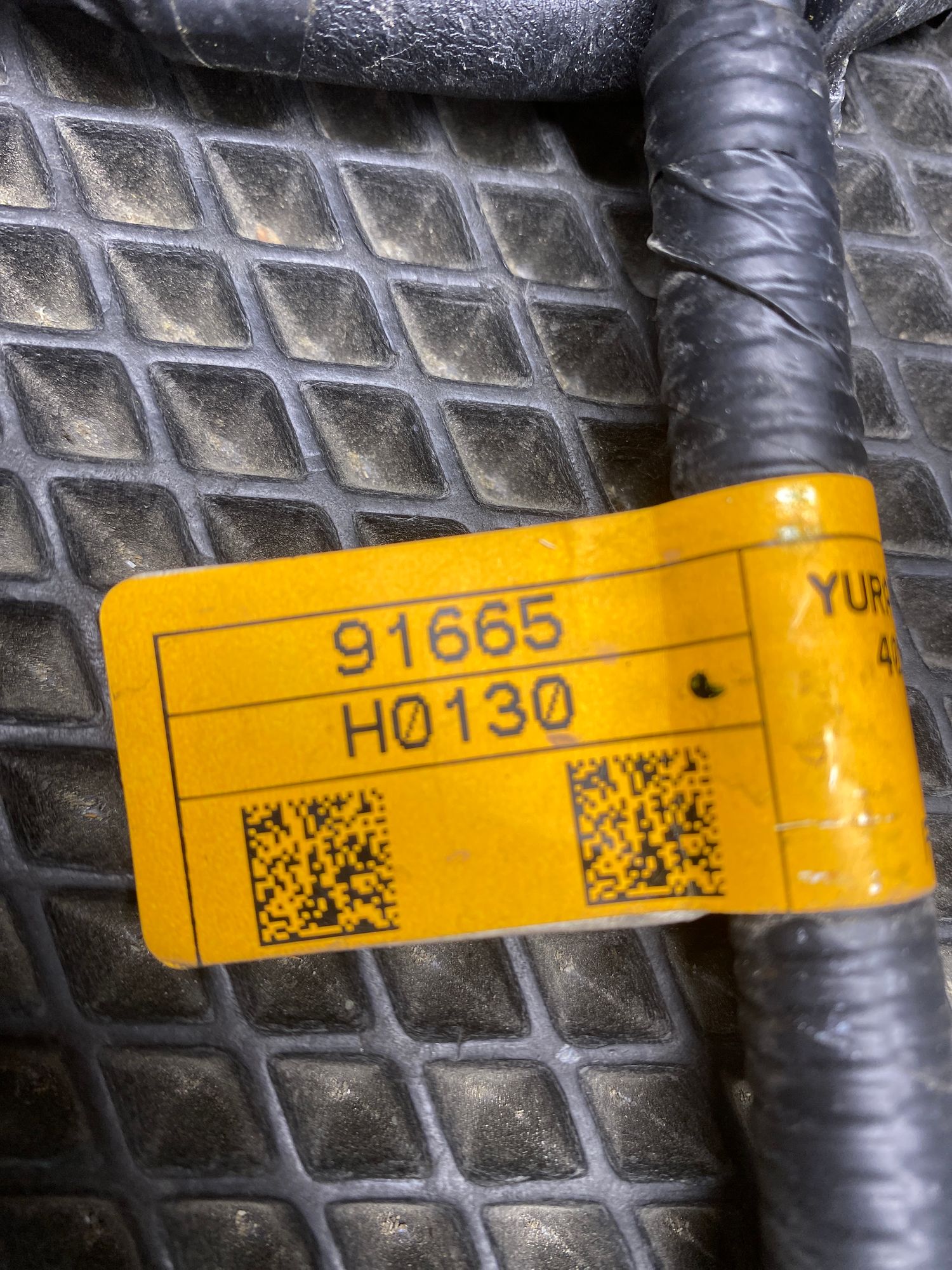 https://ycs.partsauto.market/partsauto-images/thmbs/userImages/c8f07ba63eb5b2f0f6006ea854bf8f7d/part/06f169cc-9864-4336-90fb-cc09f45e6fa2_1776858922419.jpg