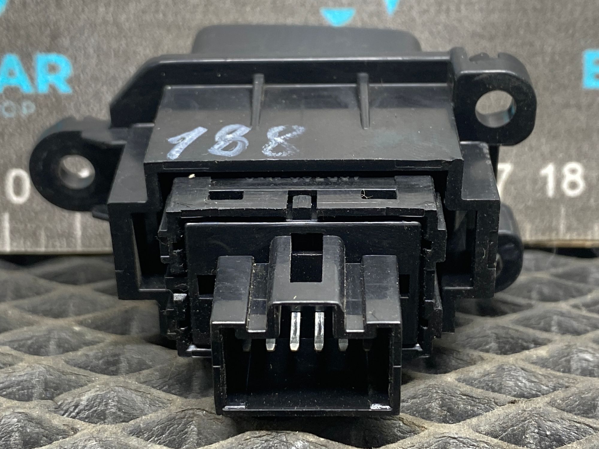 https://ycs.partsauto.market/partsauto-images/thmbs/userImages/c8f07ba63eb5b2f0f6006ea854bf8f7d/part/077db860-c54d-44de-921c-fea8ed66bb67_1777385359804.jpg
