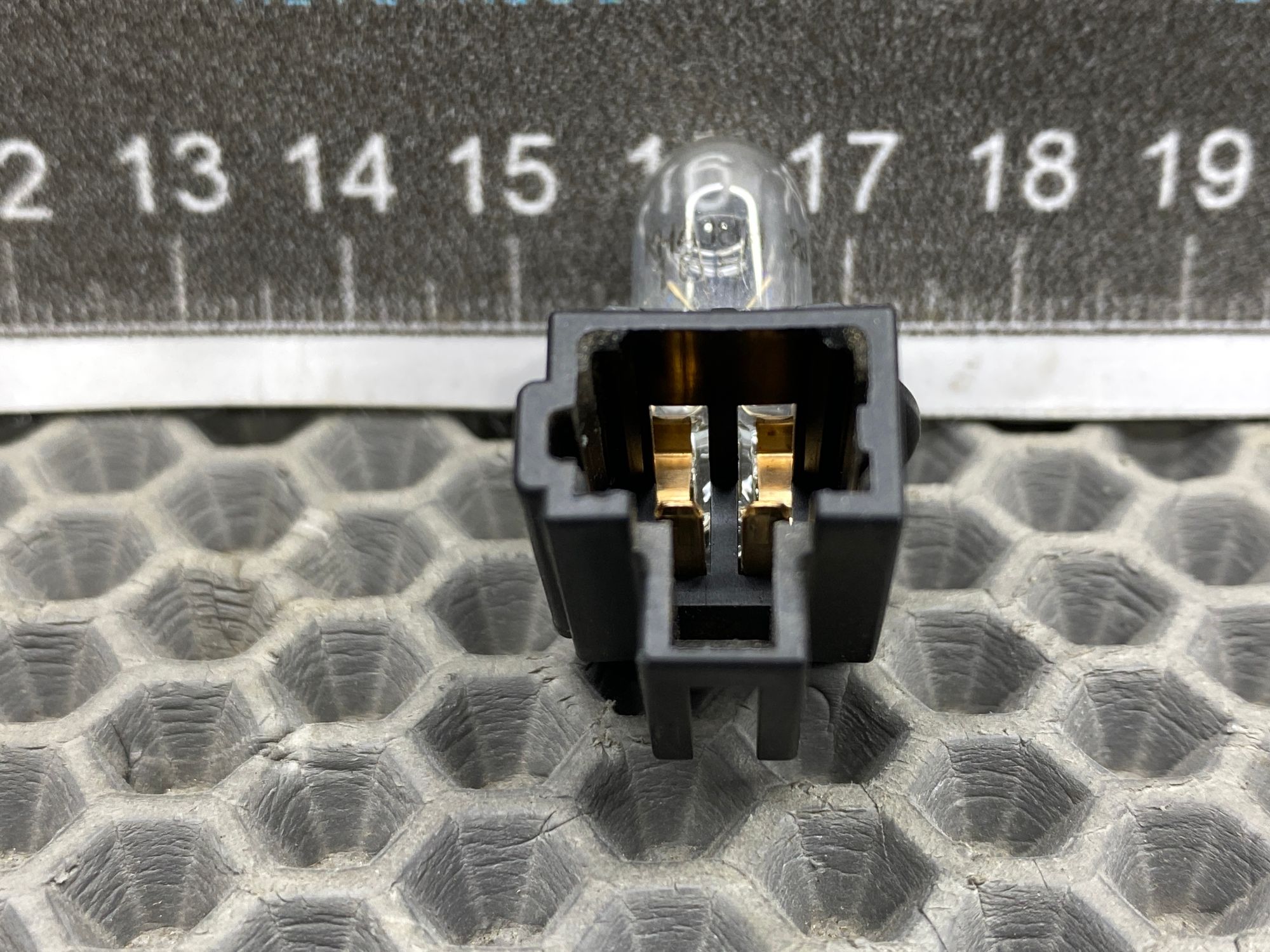 https://ycs.partsauto.market/partsauto-images/thmbs/userImages/c8f07ba63eb5b2f0f6006ea854bf8f7d/part/086f3bee-fdef-4a73-9e79-6d7b1c78e836_1777790086108.jpg