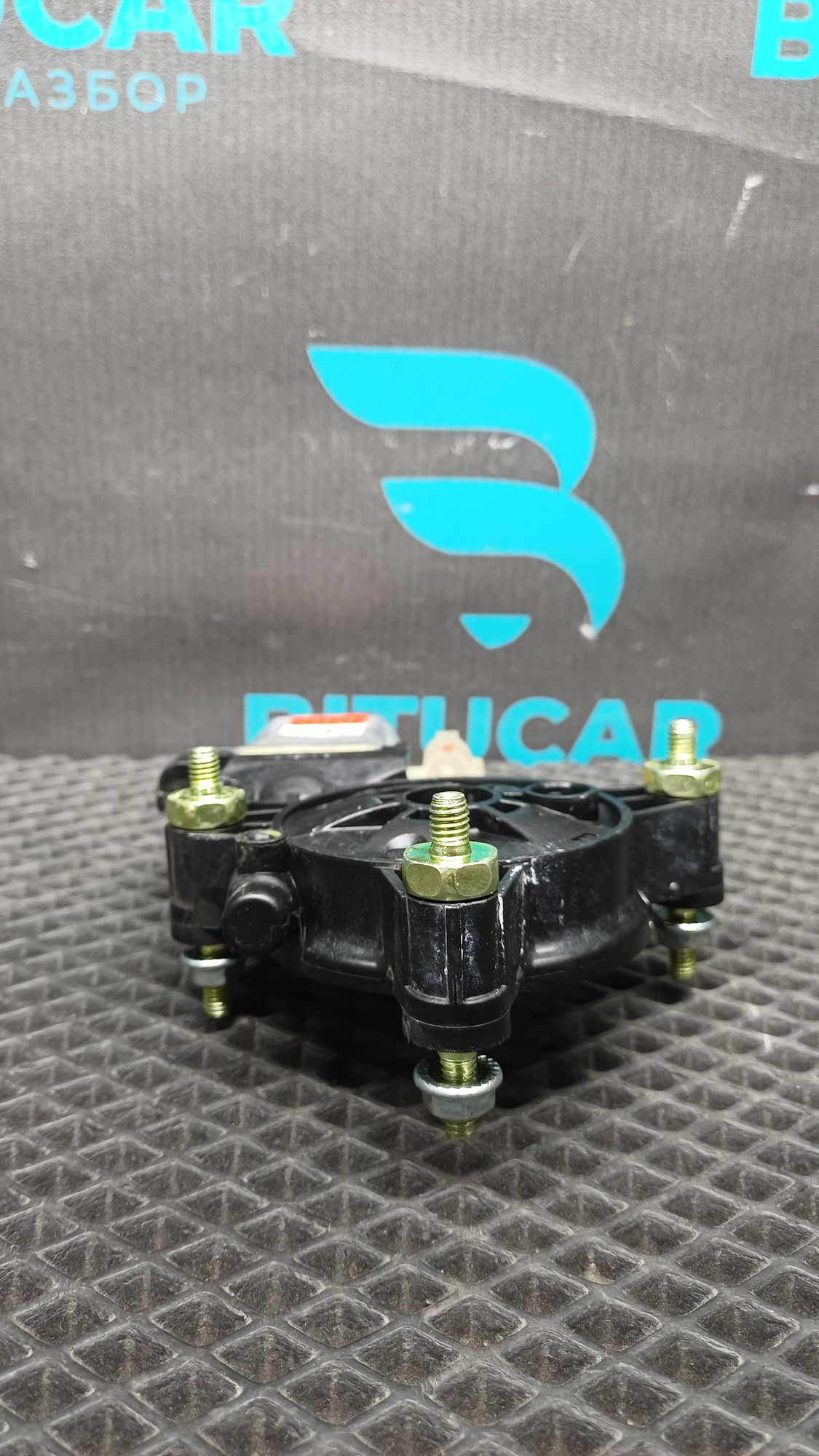 https://ycs.partsauto.market/partsauto-images/thmbs/userImages/c8f07ba63eb5b2f0f6006ea854bf8f7d/part/08ea4568-e1fc-4eaf-9293-f3806f44f2e7_1776844008828.jpg