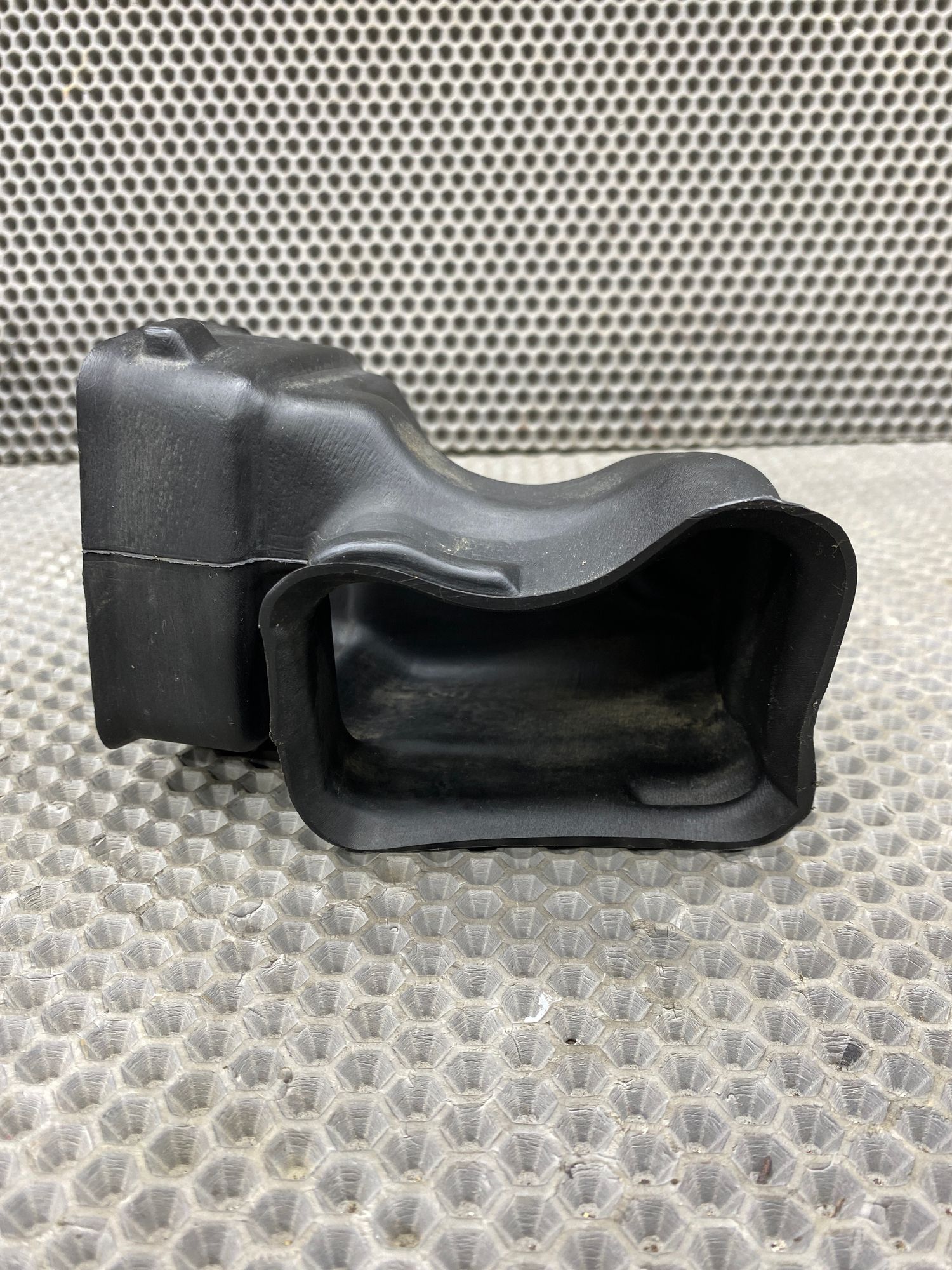 Б/У Воздуховод торпедо левый Toyota CARINA E 6 дорест. 1992—1996 1994 Зеленый, 399 рублей, Краснодар