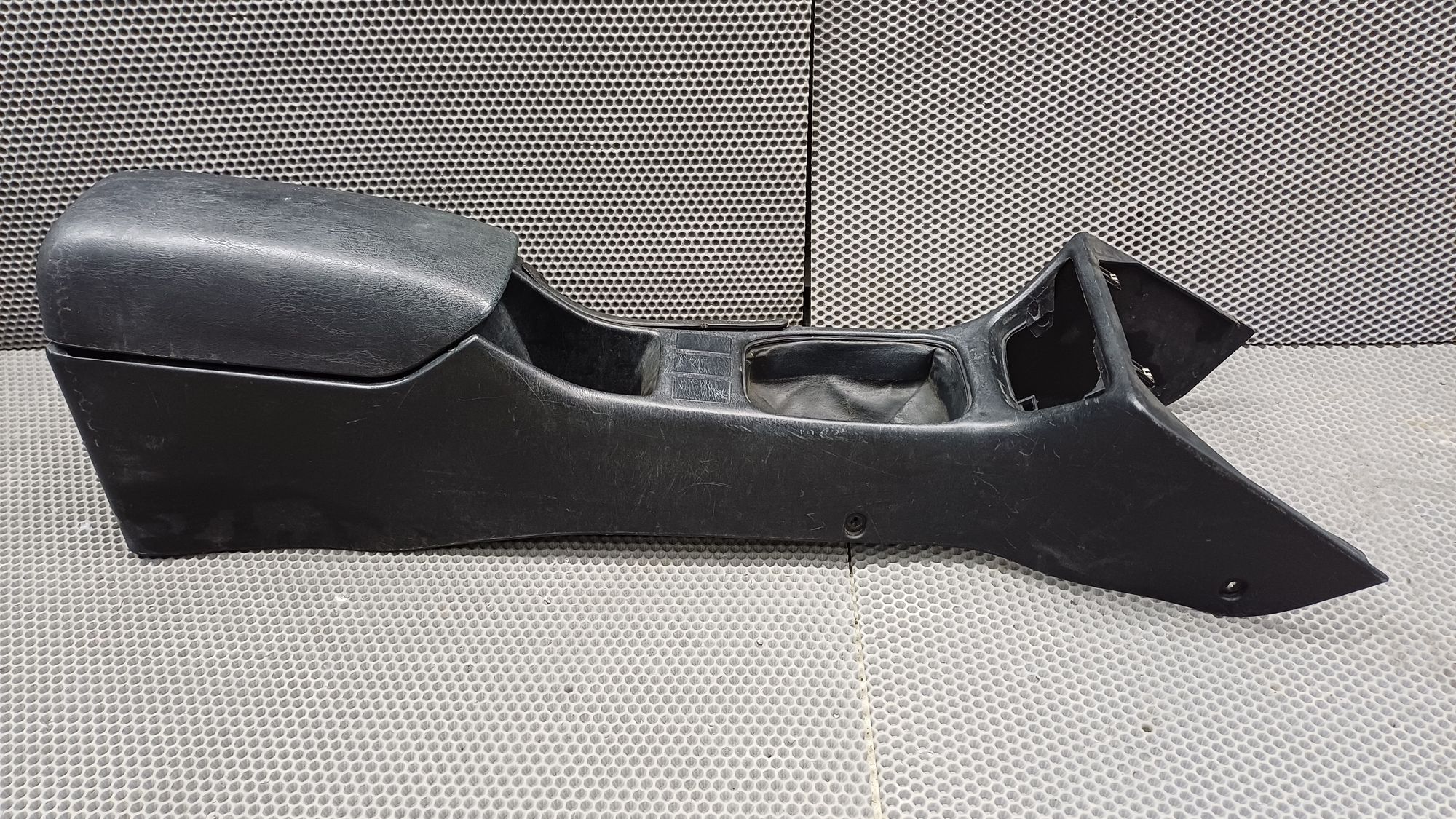https://ycs.partsauto.market/partsauto-images/thmbs/userImages/c8f07ba63eb5b2f0f6006ea854bf8f7d/part/0931b512-01b8-4a98-ba41-dce185e61448_1774511458066.jpg