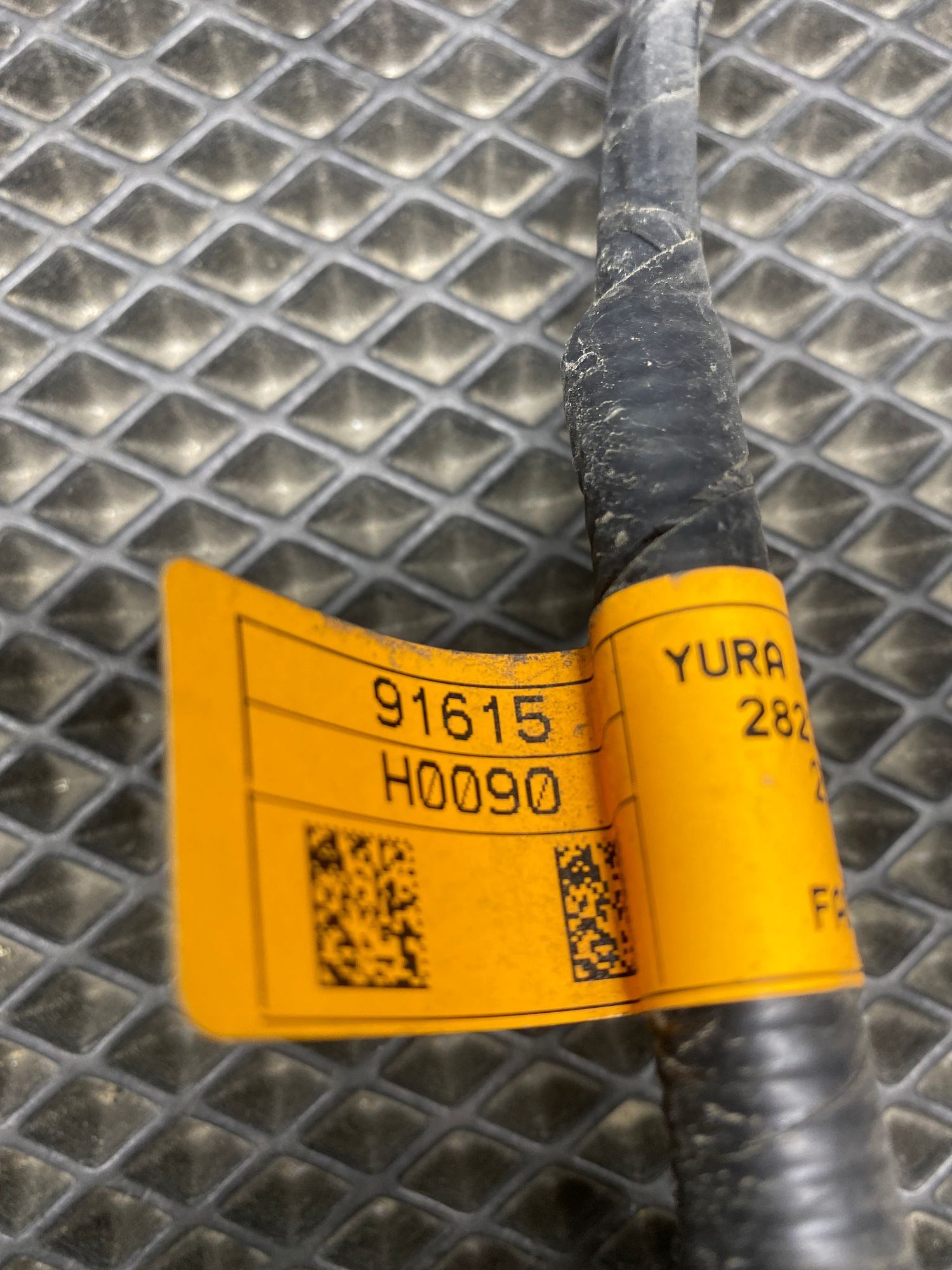 https://ycs.partsauto.market/partsauto-images/thmbs/userImages/c8f07ba63eb5b2f0f6006ea854bf8f7d/part/097412e4-e18f-4ae6-8083-b5b3d55e34c0_1776858651546.jpg