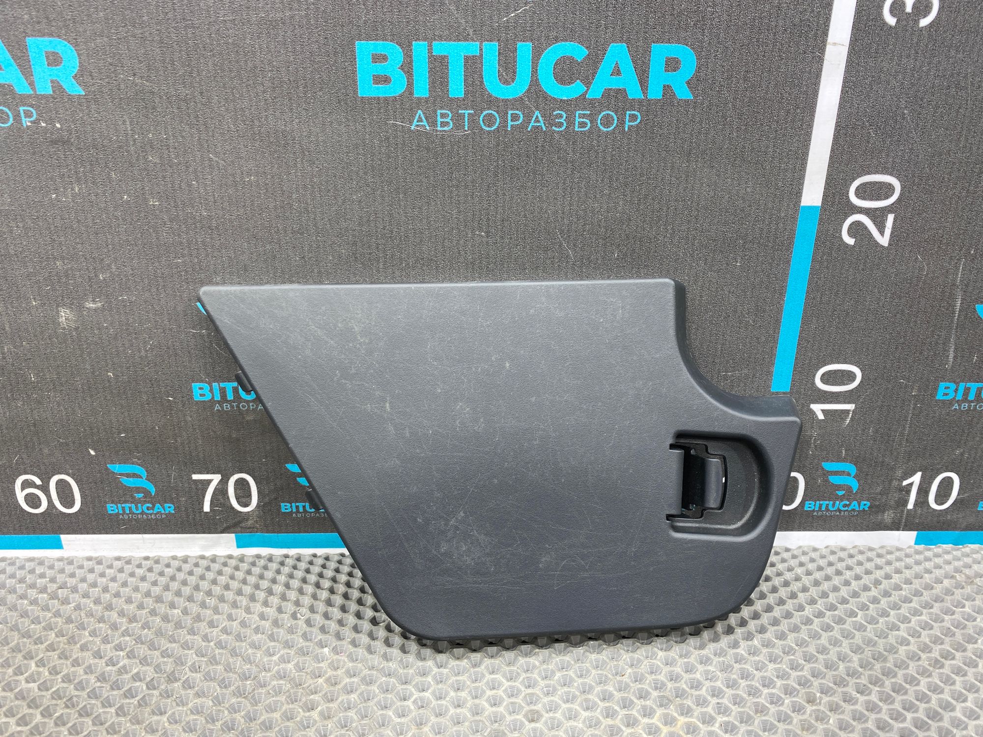 https://ycs.partsauto.market/partsauto-images/thmbs/userImages/c8f07ba63eb5b2f0f6006ea854bf8f7d/part/09a96721-cb8d-424e-b8e4-390d19b6744f_1766223081873.jpg