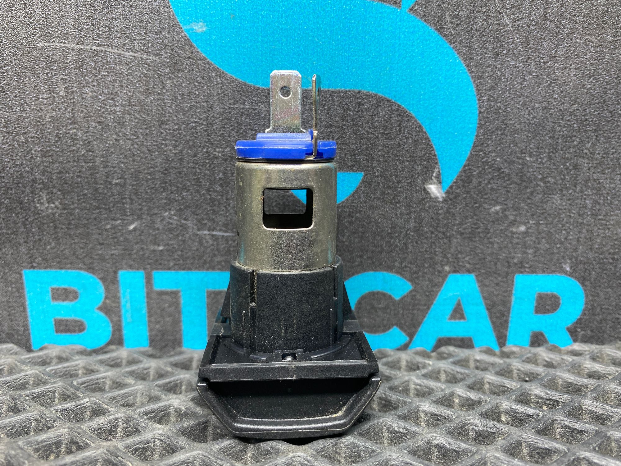 Б/У Розетка 12V прикуривателя Kia Rio 4 (G4FG) 1.6L AT 2021, 890 рублей, Краснодар