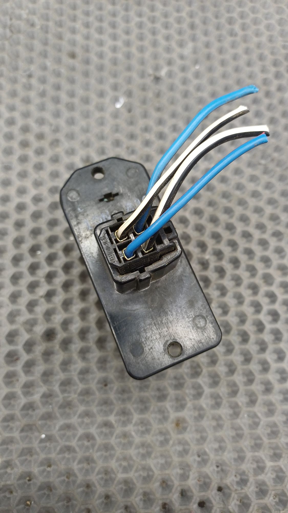 Б/У Резистор отопителя Toyota CARINA E 6 дорест. 1992—1996 1994 Зеленый, 990 рублей, Краснодар