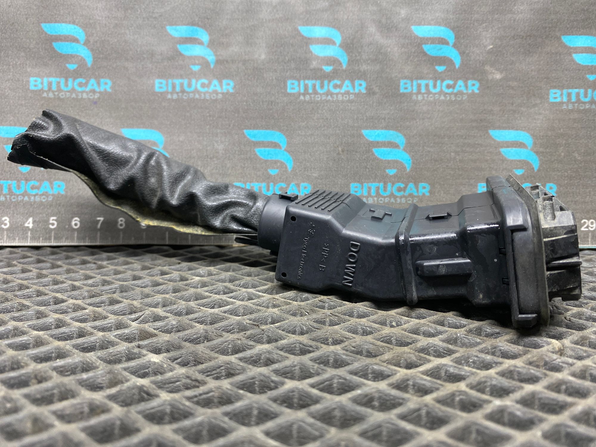 https://ycs.partsauto.market/partsauto-images/thmbs/userImages/c8f07ba63eb5b2f0f6006ea854bf8f7d/part/0a1f4e3f-a4c5-472f-8e73-ca357ab9b7d1_1777467668785.jpg
