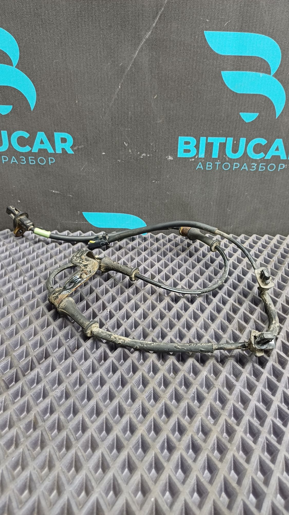 https://ycs.partsauto.market/partsauto-images/thmbs/userImages/c8f07ba63eb5b2f0f6006ea854bf8f7d/part/0a2a5cce-9a61-4d9a-a451-875760b5dc03_1774509362654.jpg
