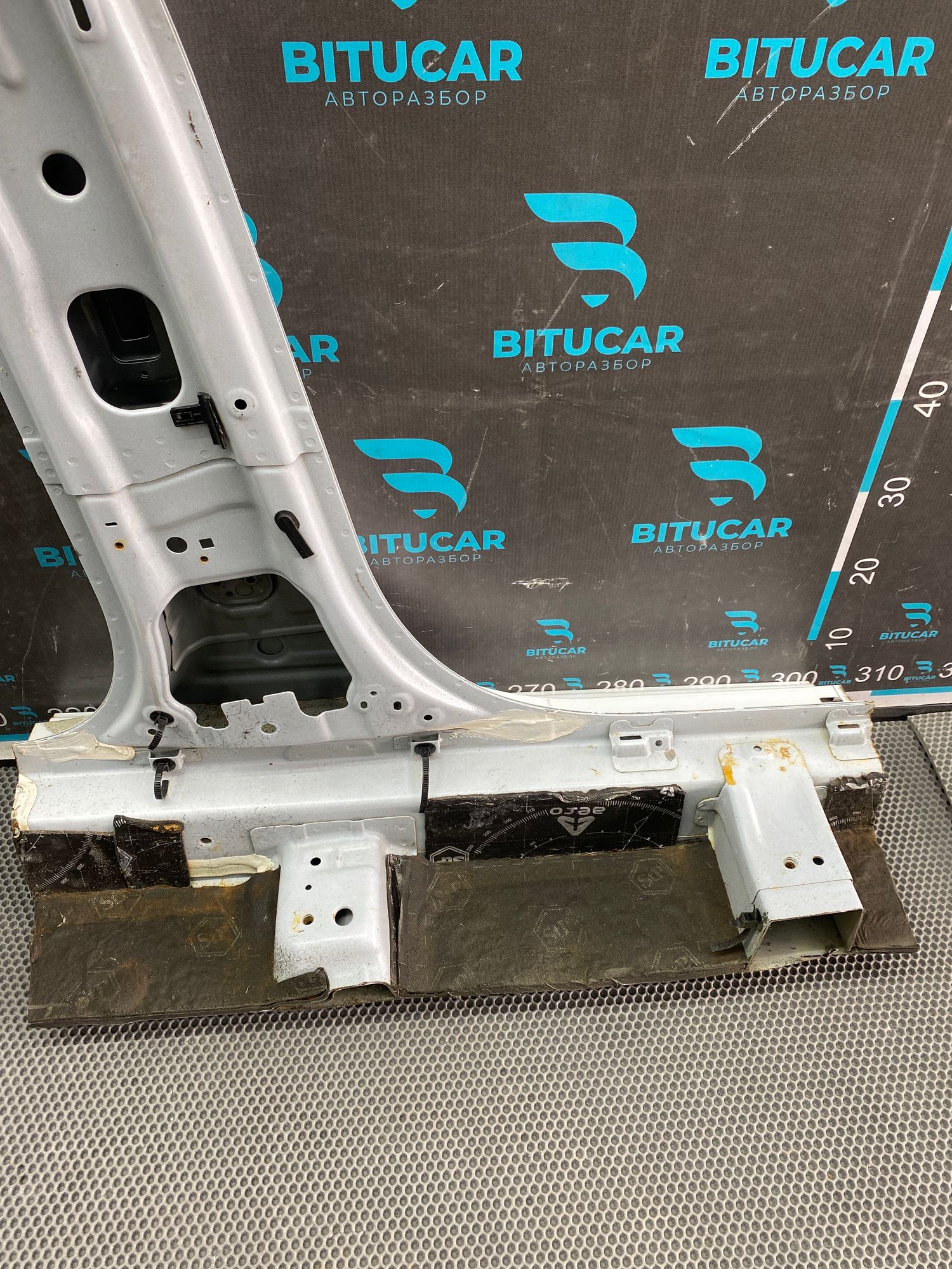 https://ycs.partsauto.market/partsauto-images/thmbs/userImages/c8f07ba63eb5b2f0f6006ea854bf8f7d/part/0a571e1f-fab5-42d3-9620-1e1efdced36d_1777541237246.jpg