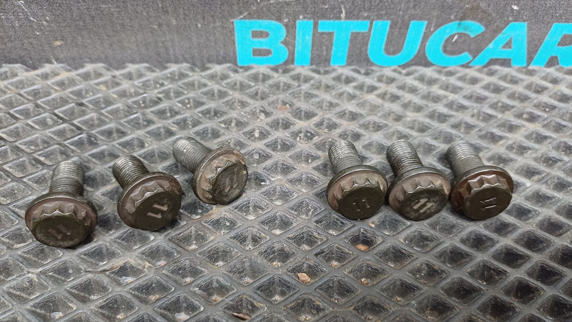 https://ycs.partsauto.market/partsauto-images/thmbs/userImages/c8f07ba63eb5b2f0f6006ea854bf8f7d/part/0a62a470-e9c3-41dc-a7bb-4d7b78d63d94_1777192954328.jpg