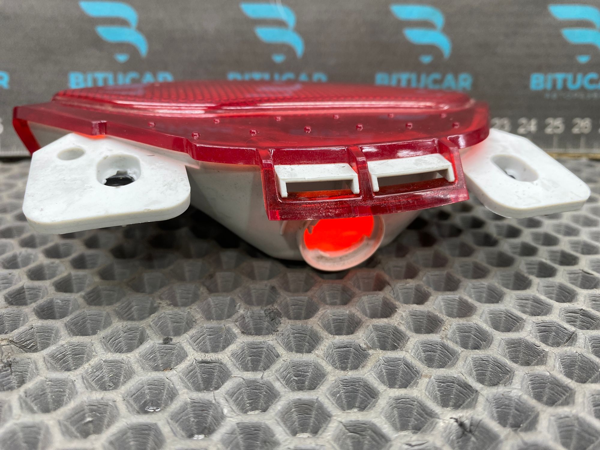 https://ycs.partsauto.market/partsauto-images/thmbs/userImages/c8f07ba63eb5b2f0f6006ea854bf8f7d/part/0a783d7f-b5a9-4812-9eca-58a37712e316_1777649387713.jpg