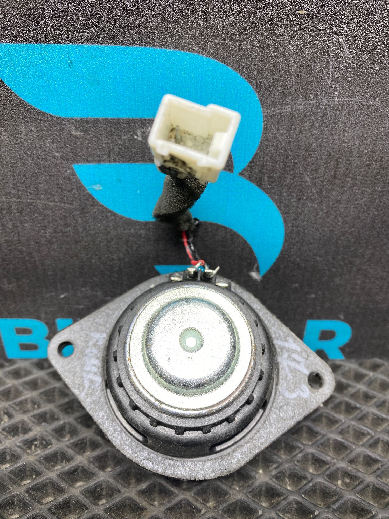 https://ycs.partsauto.market/partsauto-images/thmbs/userImages/c8f07ba63eb5b2f0f6006ea854bf8f7d/part/0ac265da-f0c6-4022-9ec7-86797113c641_1776929253022.jpg
