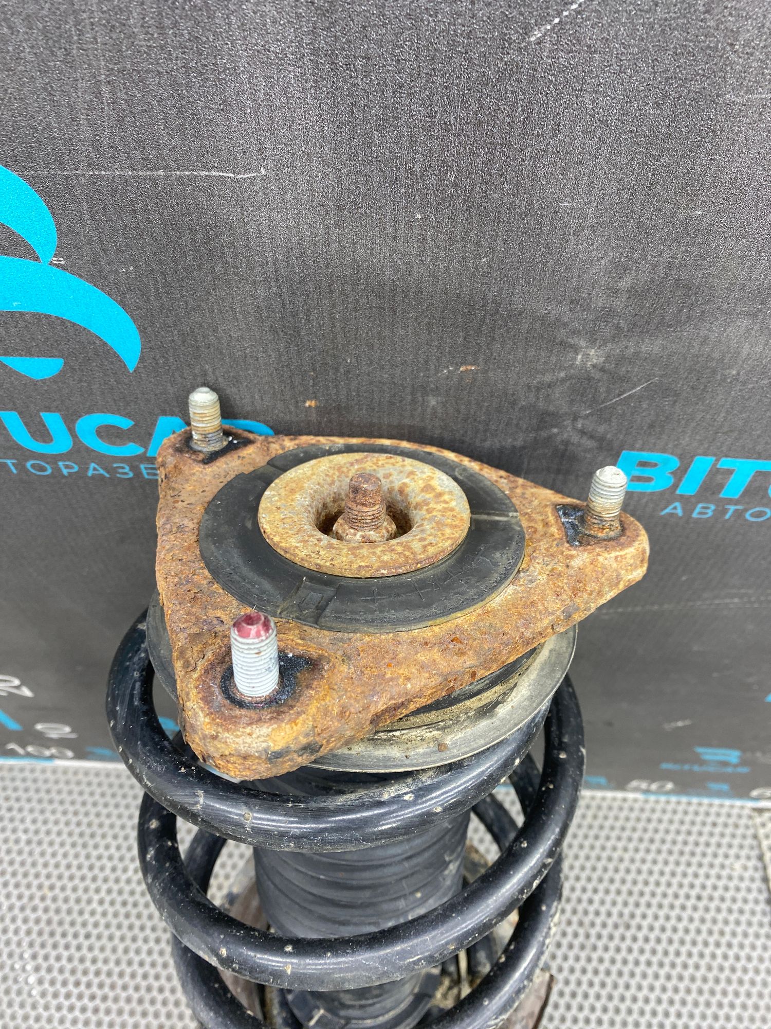https://ycs.partsauto.market/partsauto-images/thmbs/userImages/c8f07ba63eb5b2f0f6006ea854bf8f7d/part/0b654a4c-d3e6-4eb4-8498-7f3acbb70232_1777299250323.jpg