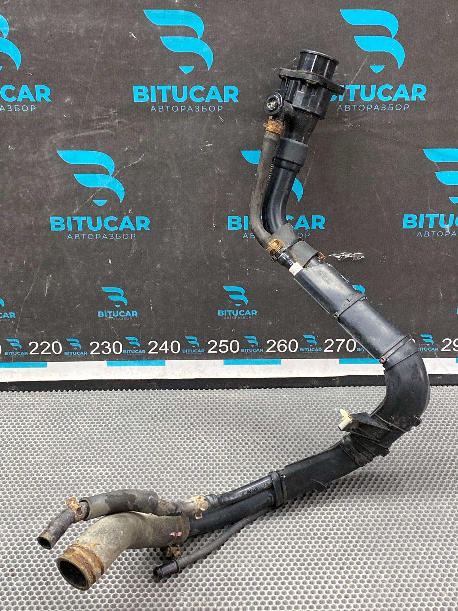 https://ycs.partsauto.market/partsauto-images/thmbs/userImages/c8f07ba63eb5b2f0f6006ea854bf8f7d/part/0b75624e-1f1b-40ce-af5b-617a85ded3bc_1777554916143.jpg