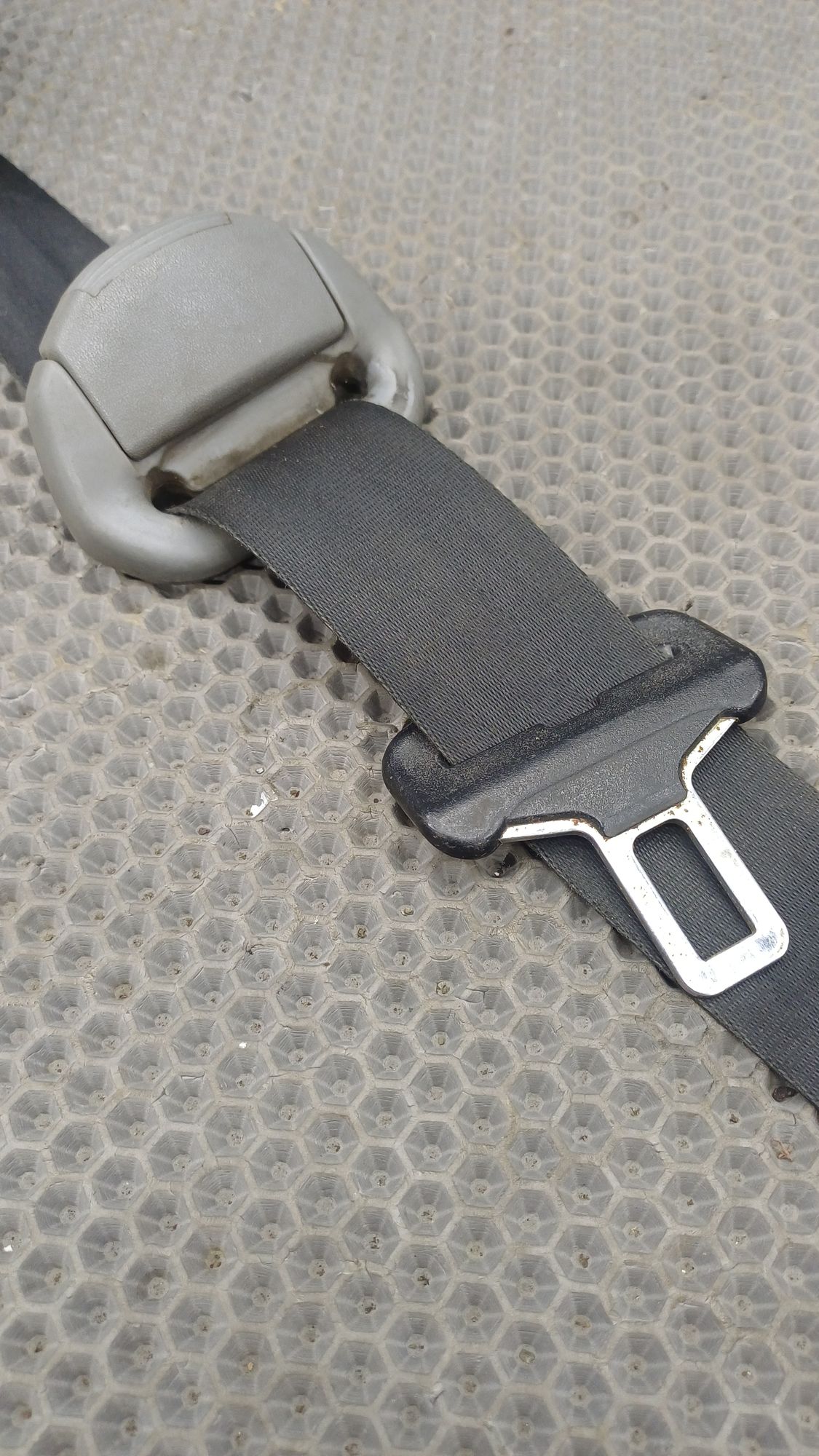 https://ycs.partsauto.market/partsauto-images/thmbs/userImages/c8f07ba63eb5b2f0f6006ea854bf8f7d/part/0bc45032-596b-44b2-b2aa-8ca382013fad_1774346970737.jpg