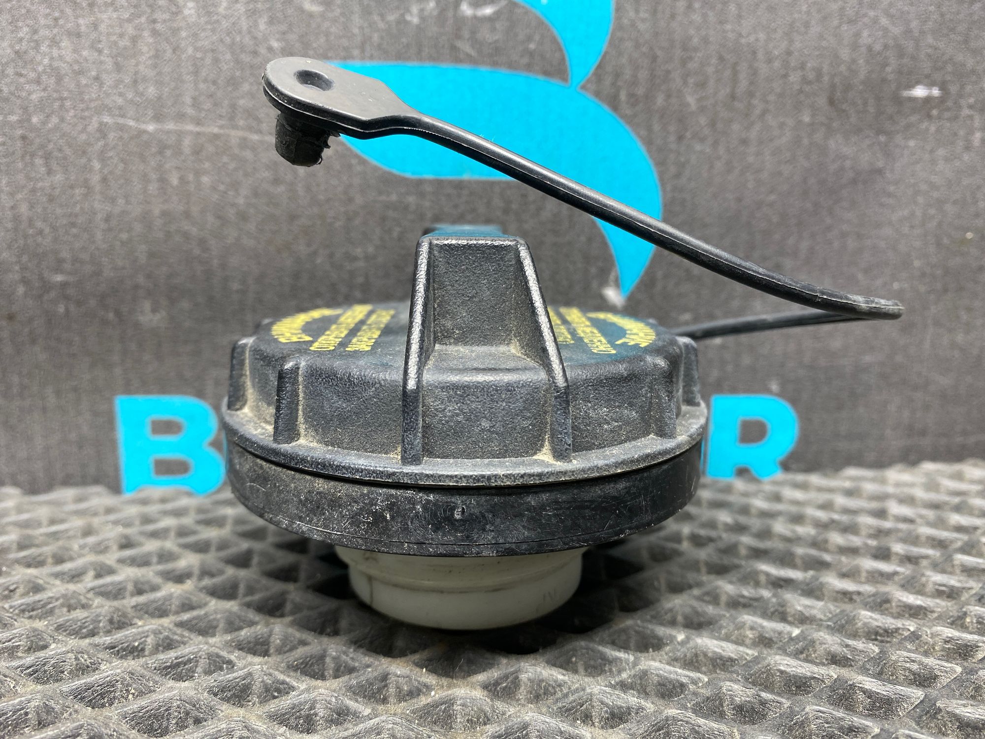 https://ycs.partsauto.market/partsauto-images/thmbs/userImages/c8f07ba63eb5b2f0f6006ea854bf8f7d/part/0bc9d01e-bce5-45ed-9801-5fec0a9023bd_1776926826702.jpg