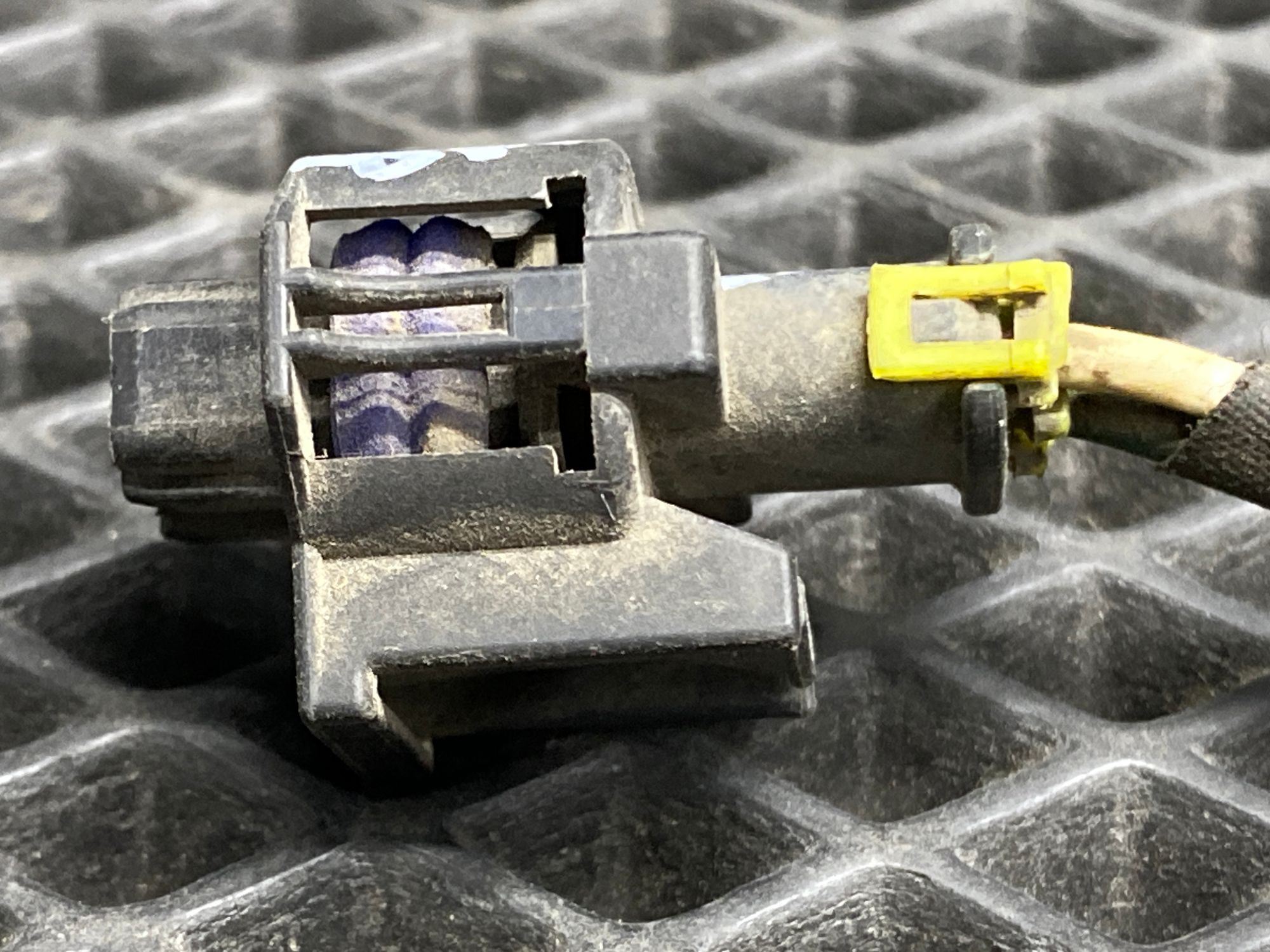 Б/У Фишка датчика детонации Kia Cerato 2 TD , AT G4FC 1.6 L 2011г, 499 рублей, Краснодар