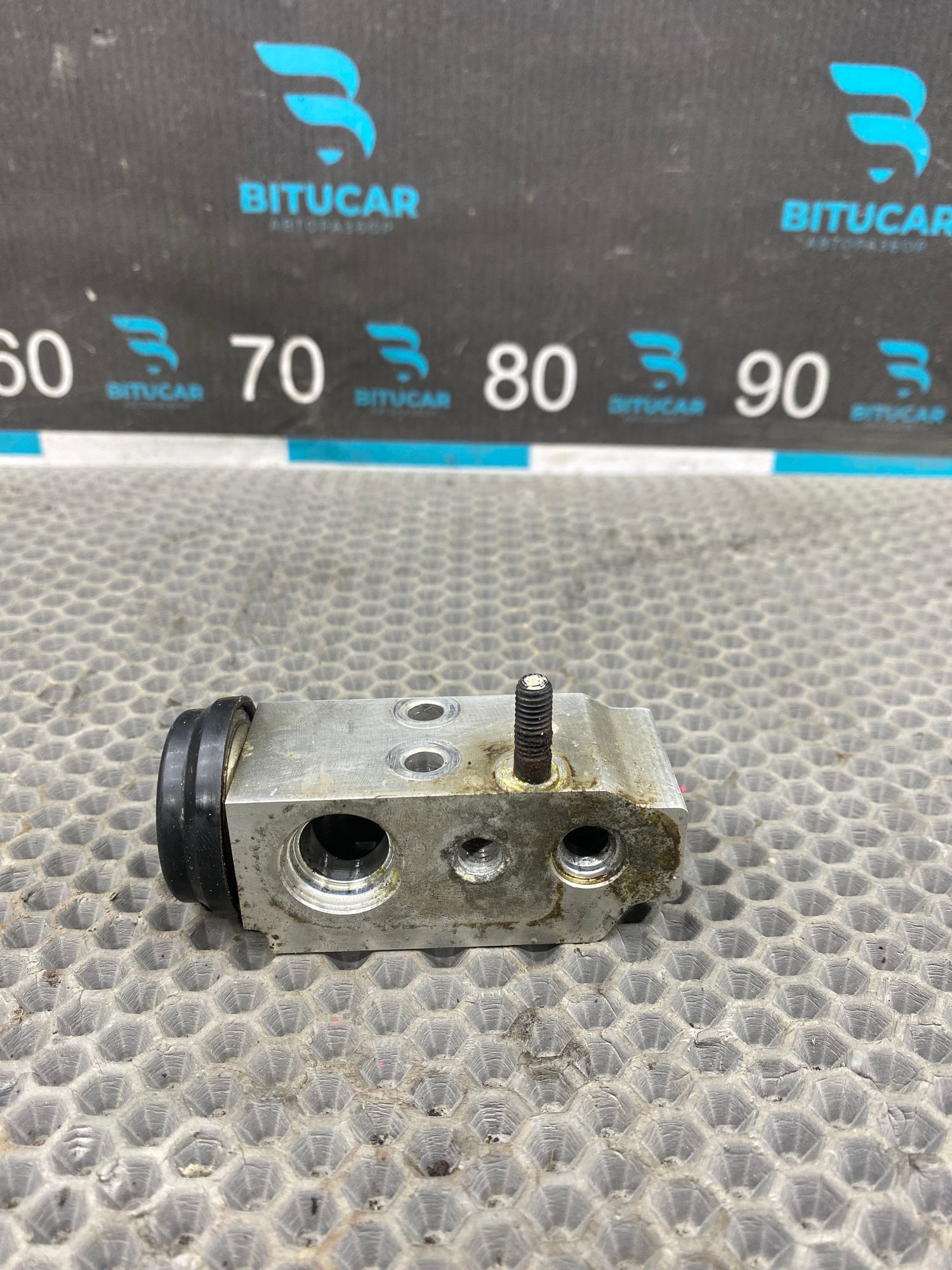 https://ycs.partsauto.market/partsauto-images/thmbs/userImages/c8f07ba63eb5b2f0f6006ea854bf8f7d/part/0cc345ec-c78f-4315-9441-c4b1cb7c8e56_1768231873191.jpg