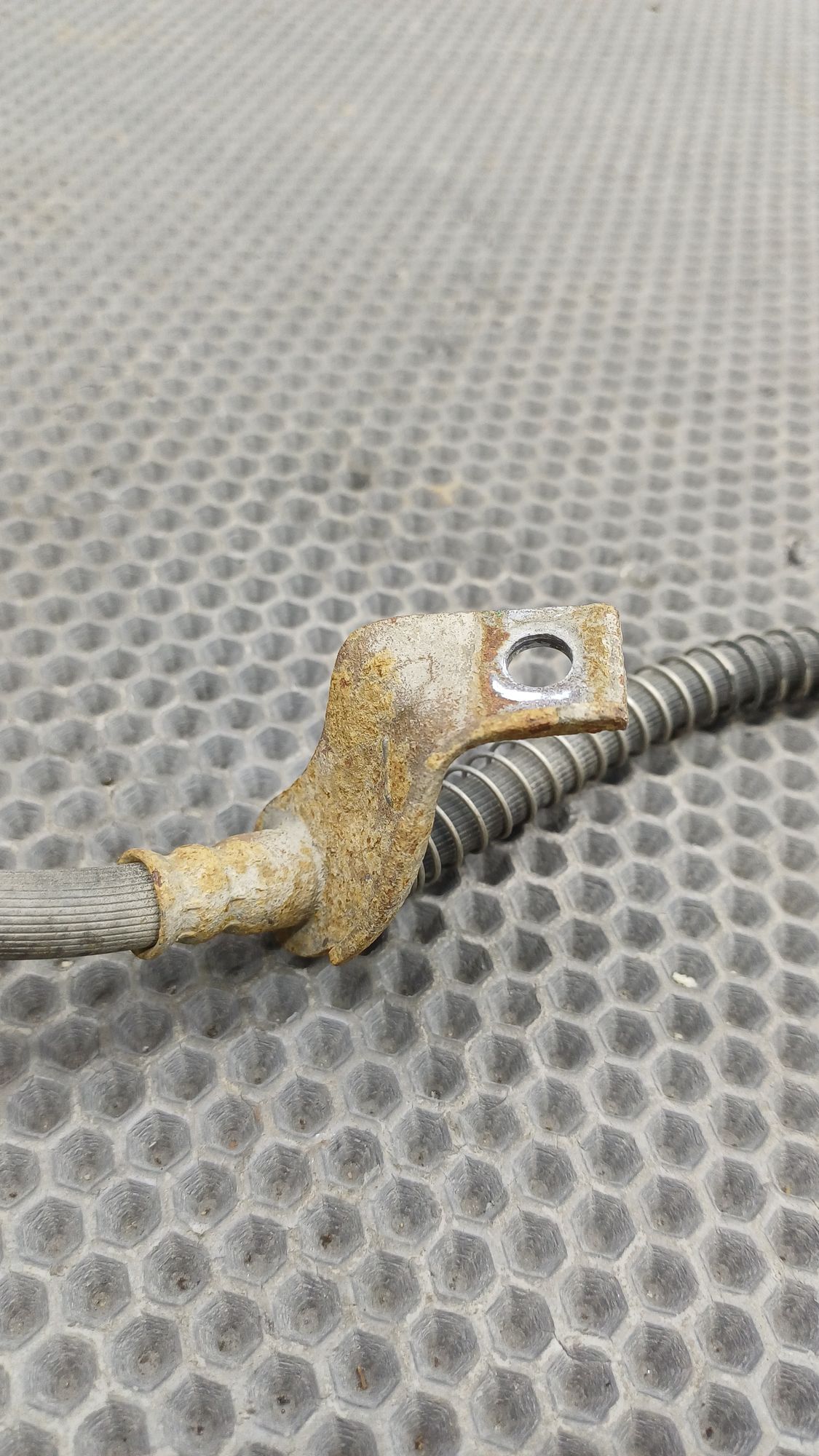 https://ycs.partsauto.market/partsauto-images/thmbs/userImages/c8f07ba63eb5b2f0f6006ea854bf8f7d/part/0cd9d3a1-59d2-49e0-ac5a-d40987270917_1777291747716.jpg