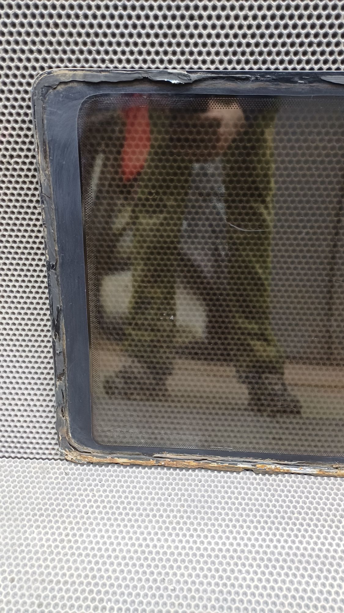 Б/У Стекло кузова боковое левое заднее глухое Volkswagen Transporter T4 4 дорест. 1990—2003 1993 синий, 2490 рублей, Краснодар