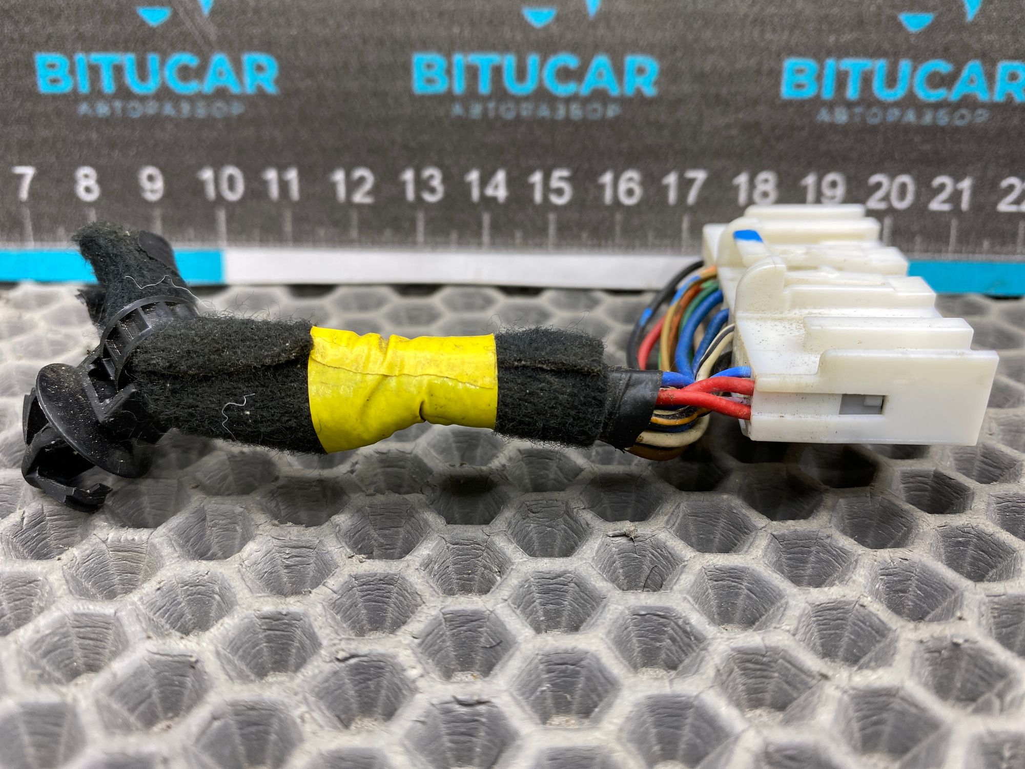 https://ycs.partsauto.market/partsauto-images/thmbs/userImages/c8f07ba63eb5b2f0f6006ea854bf8f7d/part/0e0288f6-eaa6-4396-bb56-13bdc37a2a7e_1777806454319.jpg