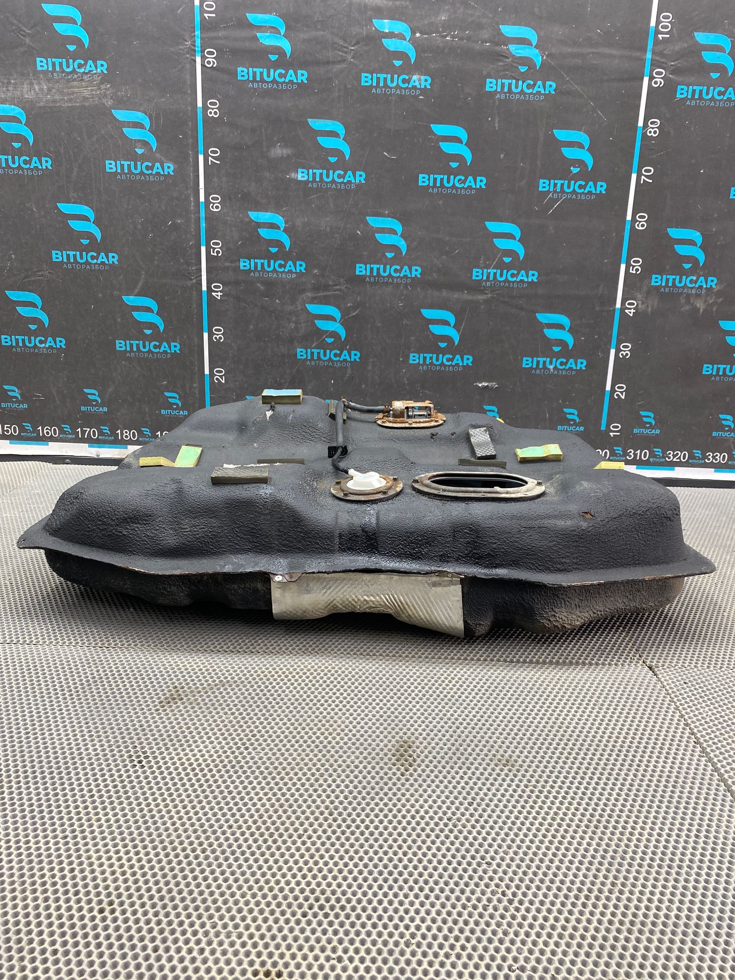 https://ycs.partsauto.market/partsauto-images/thmbs/userImages/c8f07ba63eb5b2f0f6006ea854bf8f7d/part/0e21c716-ea0b-46de-962f-9f15d2d9e9b7_1777471195544.jpg