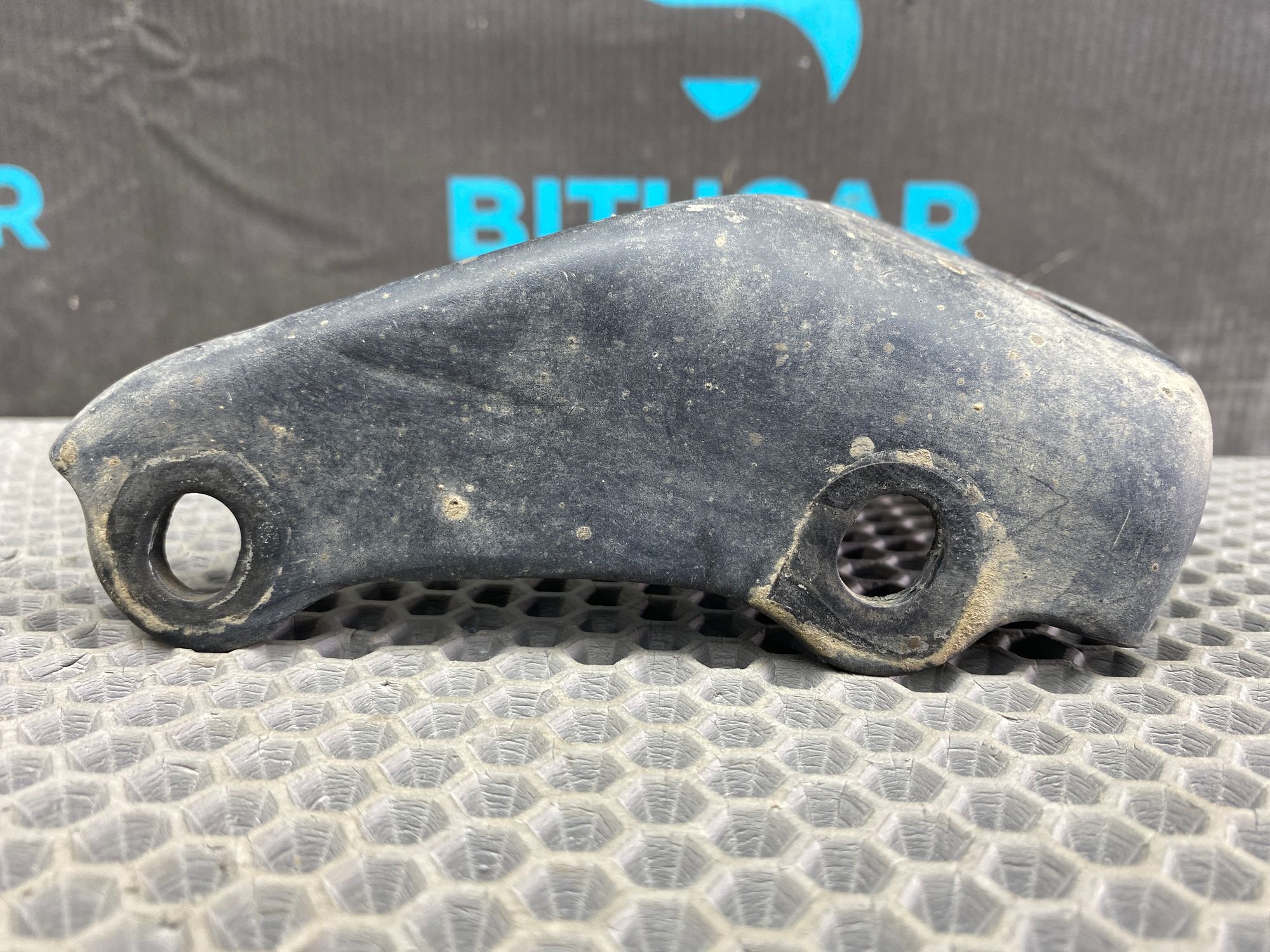https://ycs.partsauto.market/partsauto-images/thmbs/userImages/c8f07ba63eb5b2f0f6006ea854bf8f7d/part/0e4d01a2-5172-453a-83ce-31e33dcd31ec_1777532105262.jpg