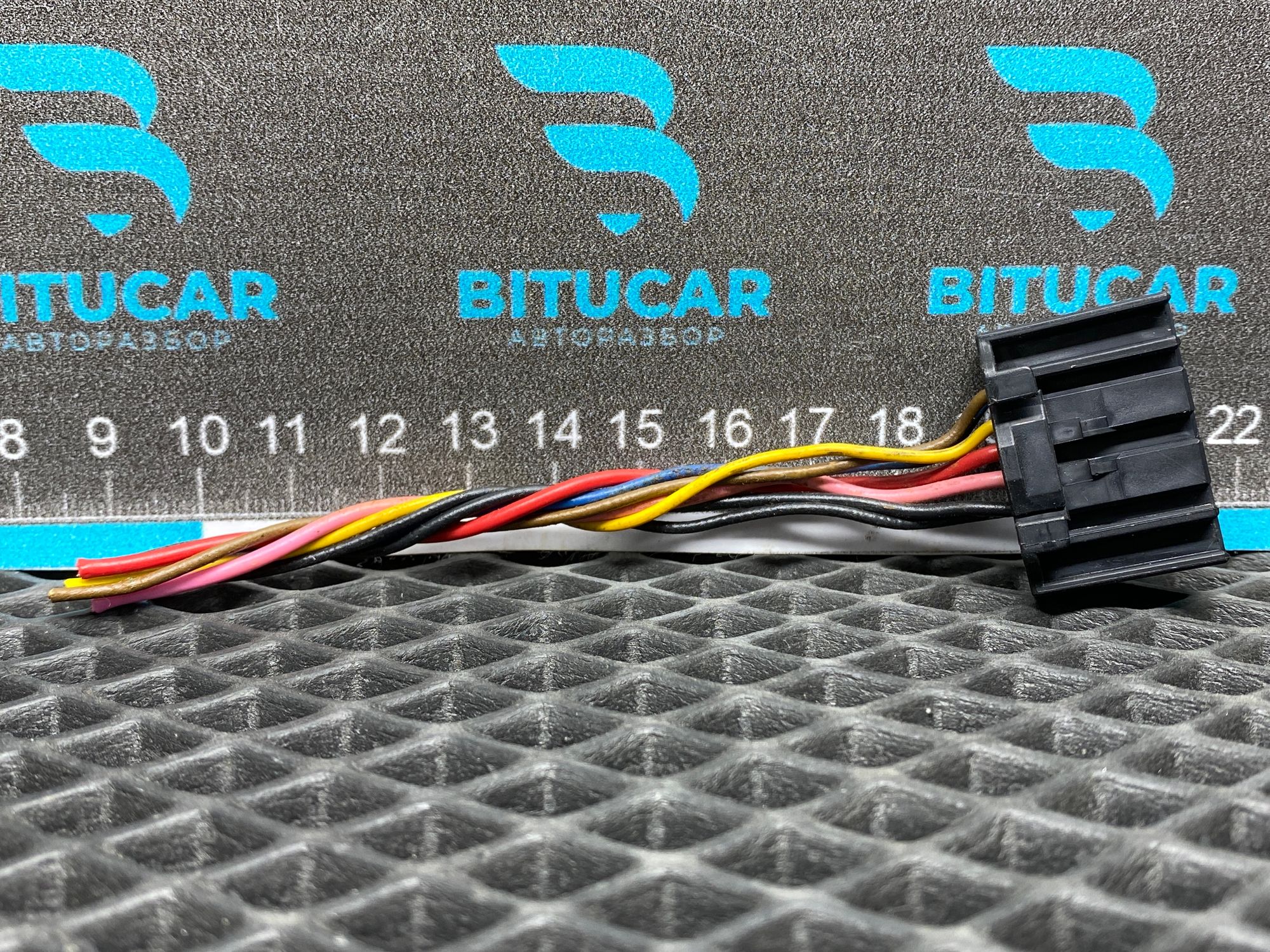 https://ycs.partsauto.market/partsauto-images/thmbs/userImages/c8f07ba63eb5b2f0f6006ea854bf8f7d/part/0edbfc10-a7e0-4f75-929e-c0f29d004039_1777710768488.jpg