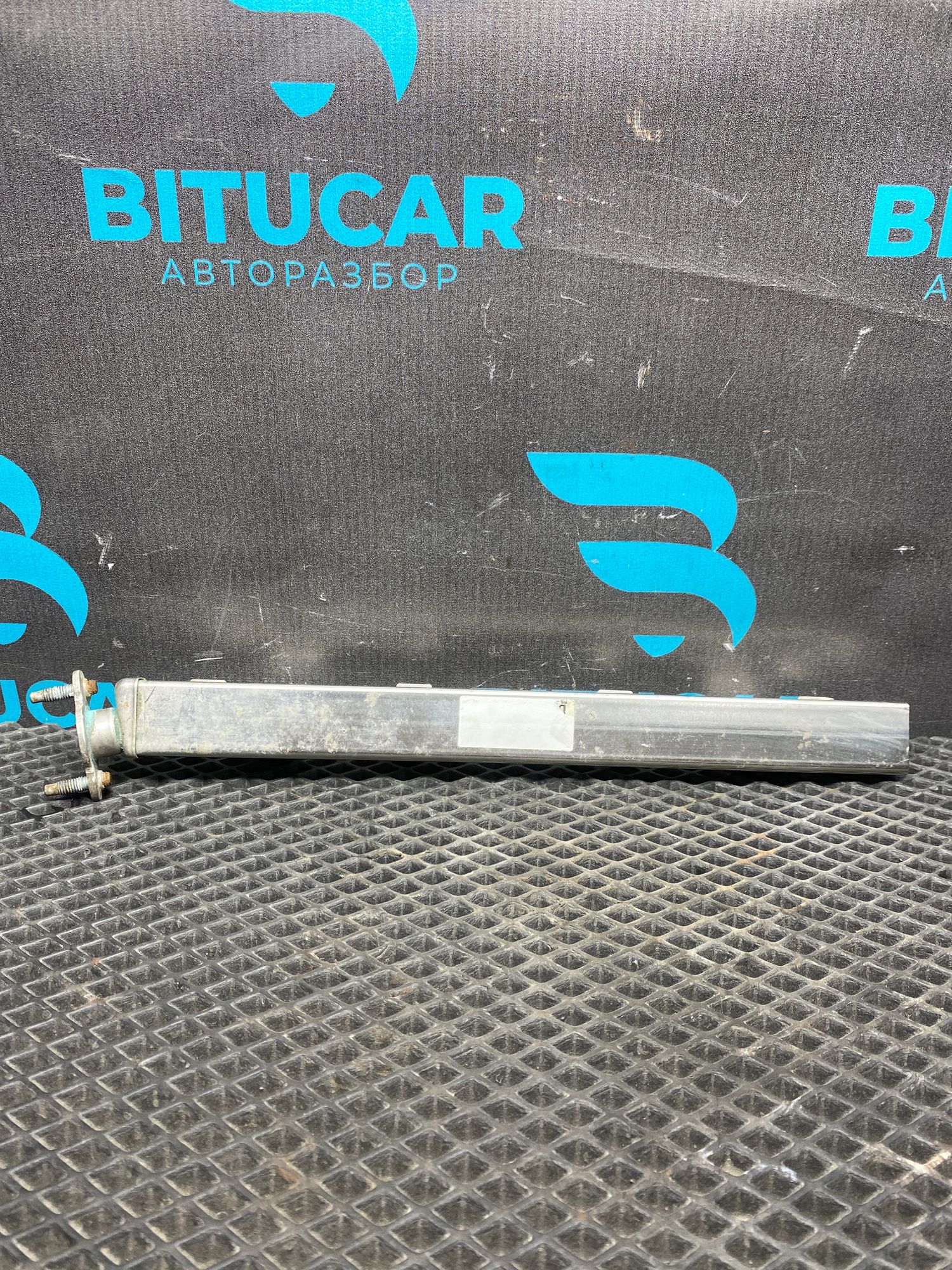 https://ycs.partsauto.market/partsauto-images/thmbs/userImages/c8f07ba63eb5b2f0f6006ea854bf8f7d/part/0f040514-6d97-4f77-b5ca-aba1f711d11a_1777116064506.jpg