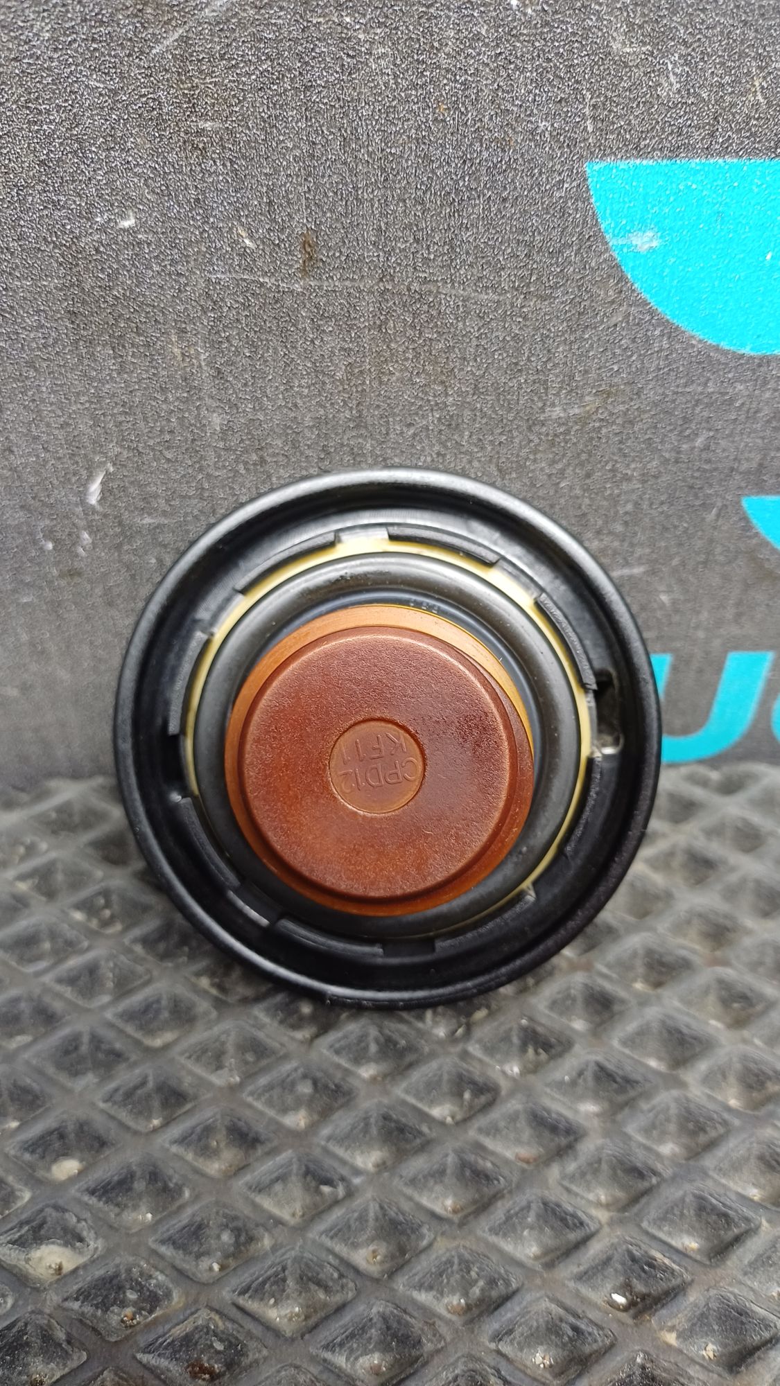 https://ycs.partsauto.market/partsauto-images/thmbs/userImages/c8f07ba63eb5b2f0f6006ea854bf8f7d/part/0f2c2daa-51c4-463c-a4cd-2babdbd6401d_1777198422981.jpg
