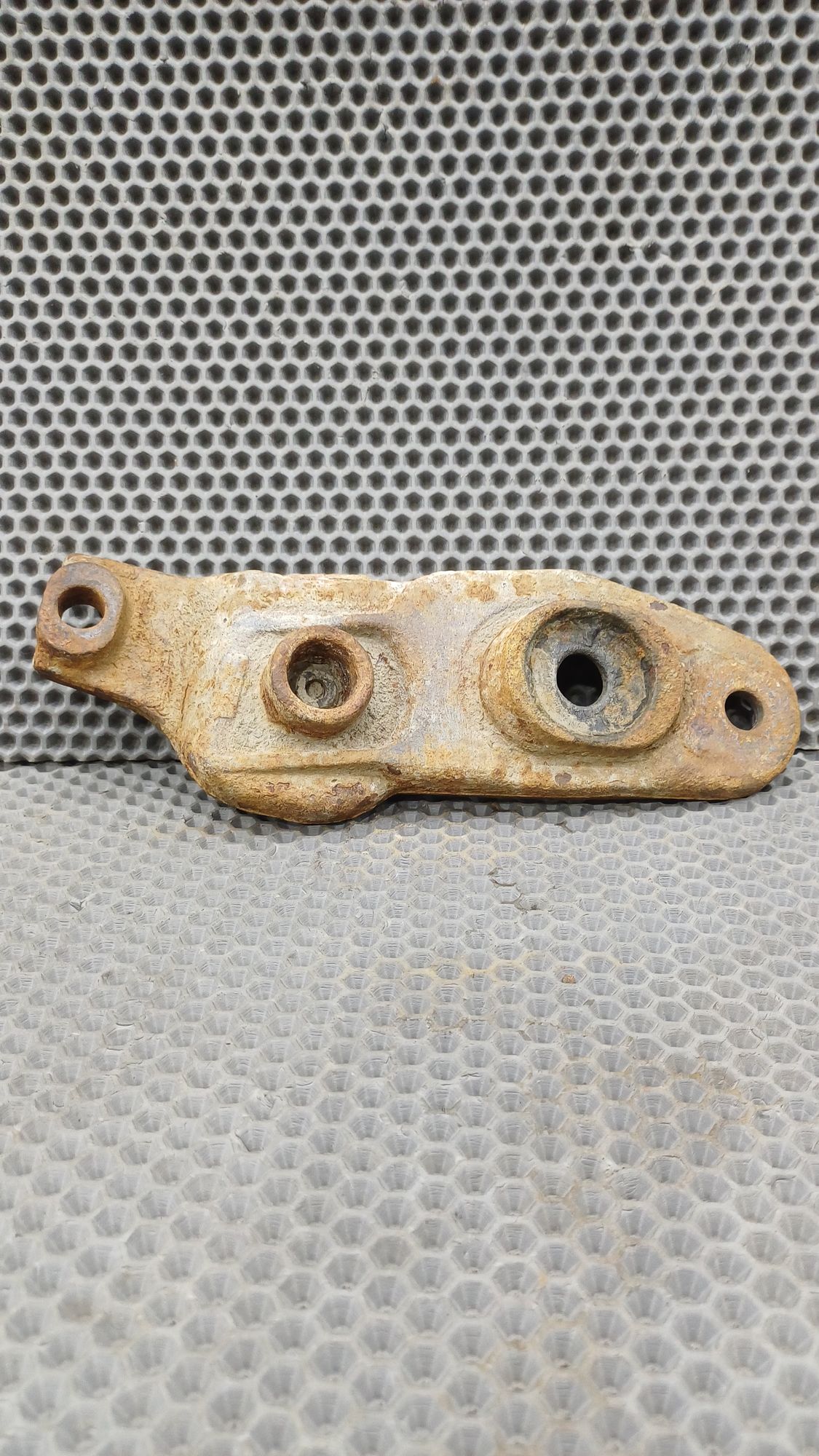 https://ycs.partsauto.market/partsauto-images/thmbs/userImages/c8f07ba63eb5b2f0f6006ea854bf8f7d/part/1016ca66-2e72-4b96-8673-503d92054f97_1774267271464.jpg