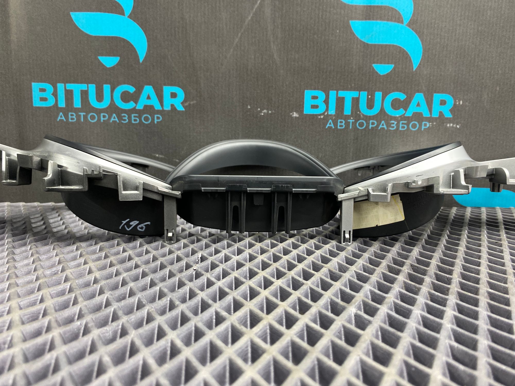 https://ycs.partsauto.market/partsauto-images/thmbs/userImages/c8f07ba63eb5b2f0f6006ea854bf8f7d/part/103ed6b4-acb5-454e-8a42-b30f702353ce_1773916618253.jpg